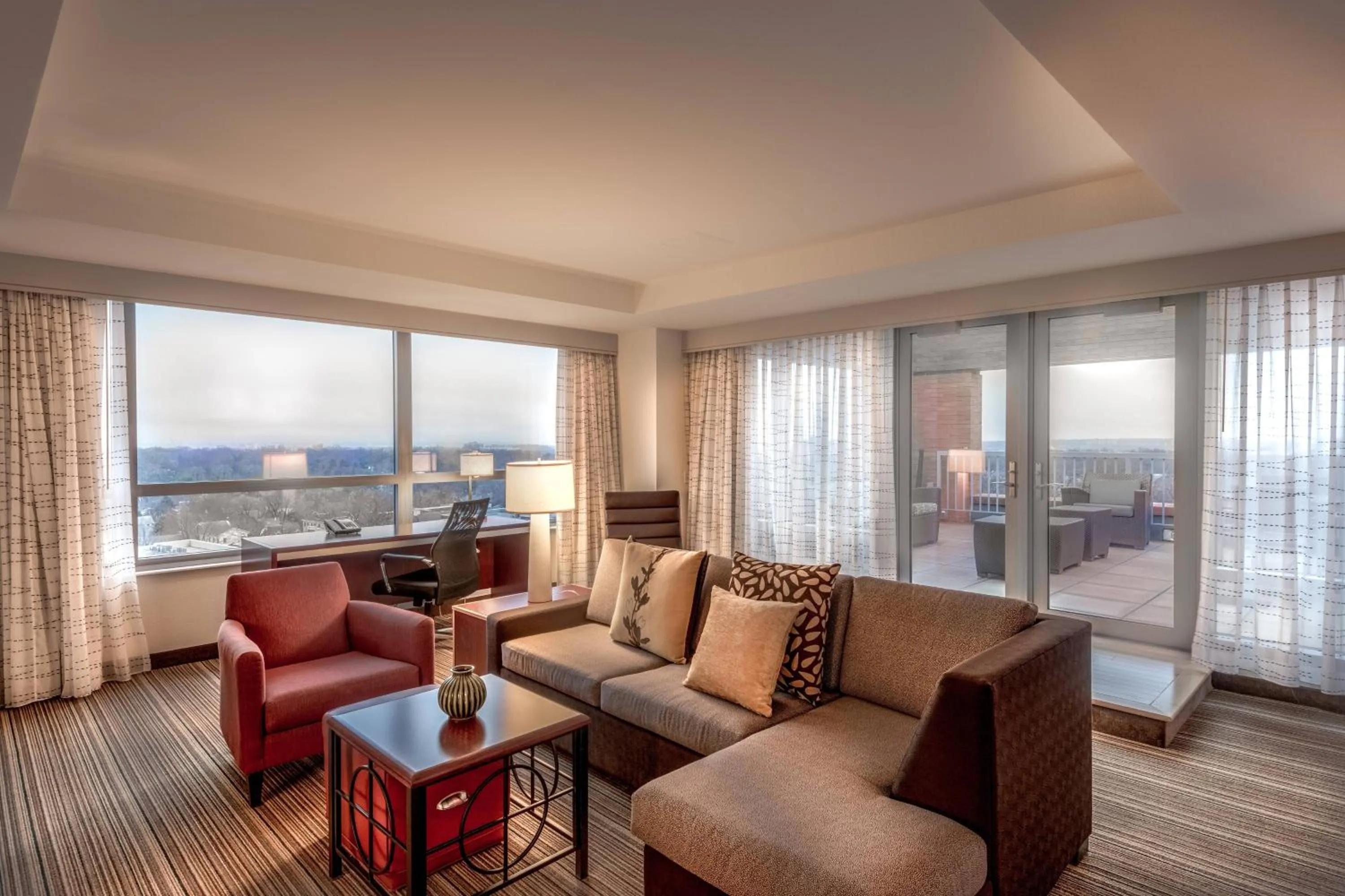 Living room in Residence Inn by Marriott Arlington Ballston