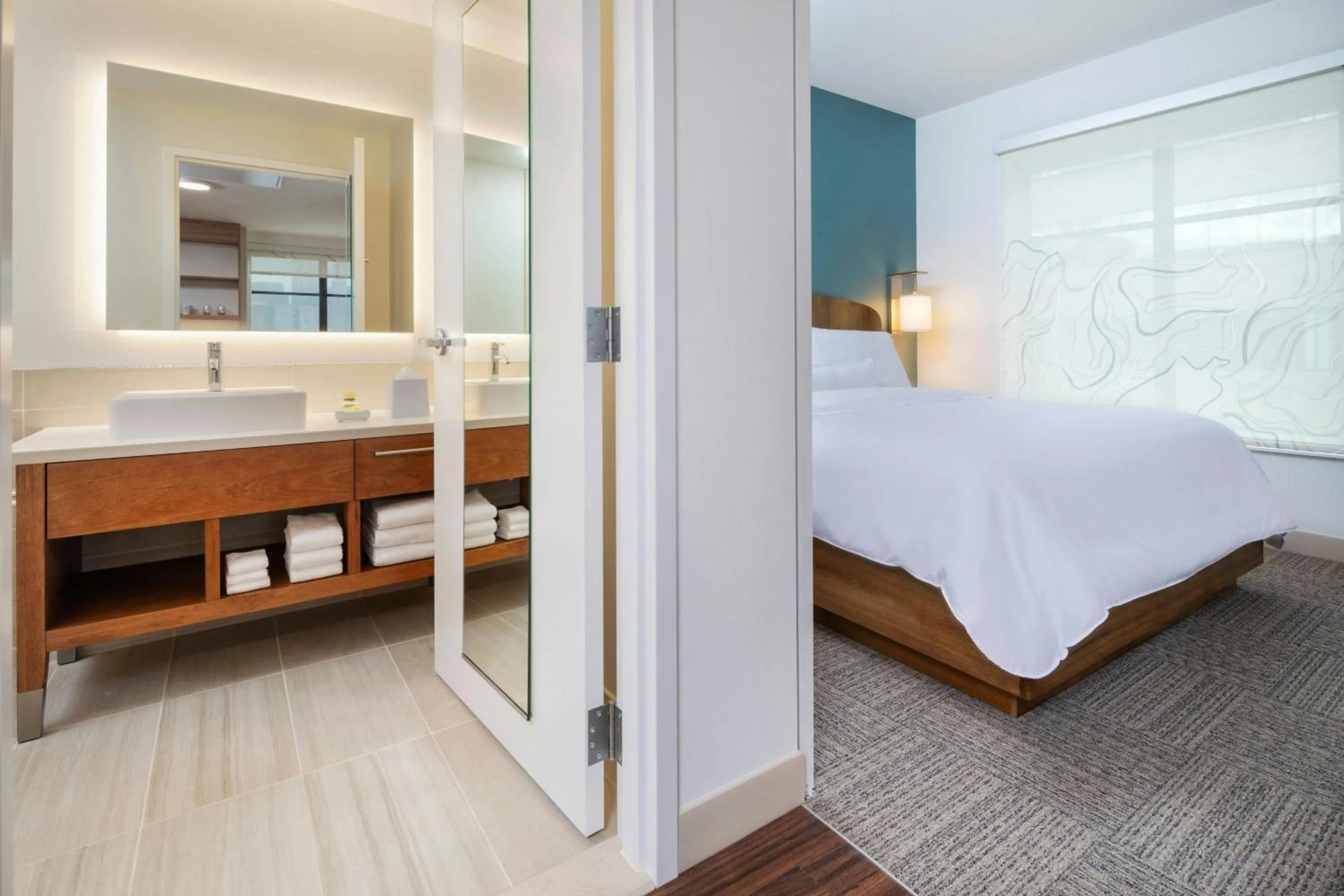 Photo of the whole room, Bed in Element Minneapolis Downtown North Loop