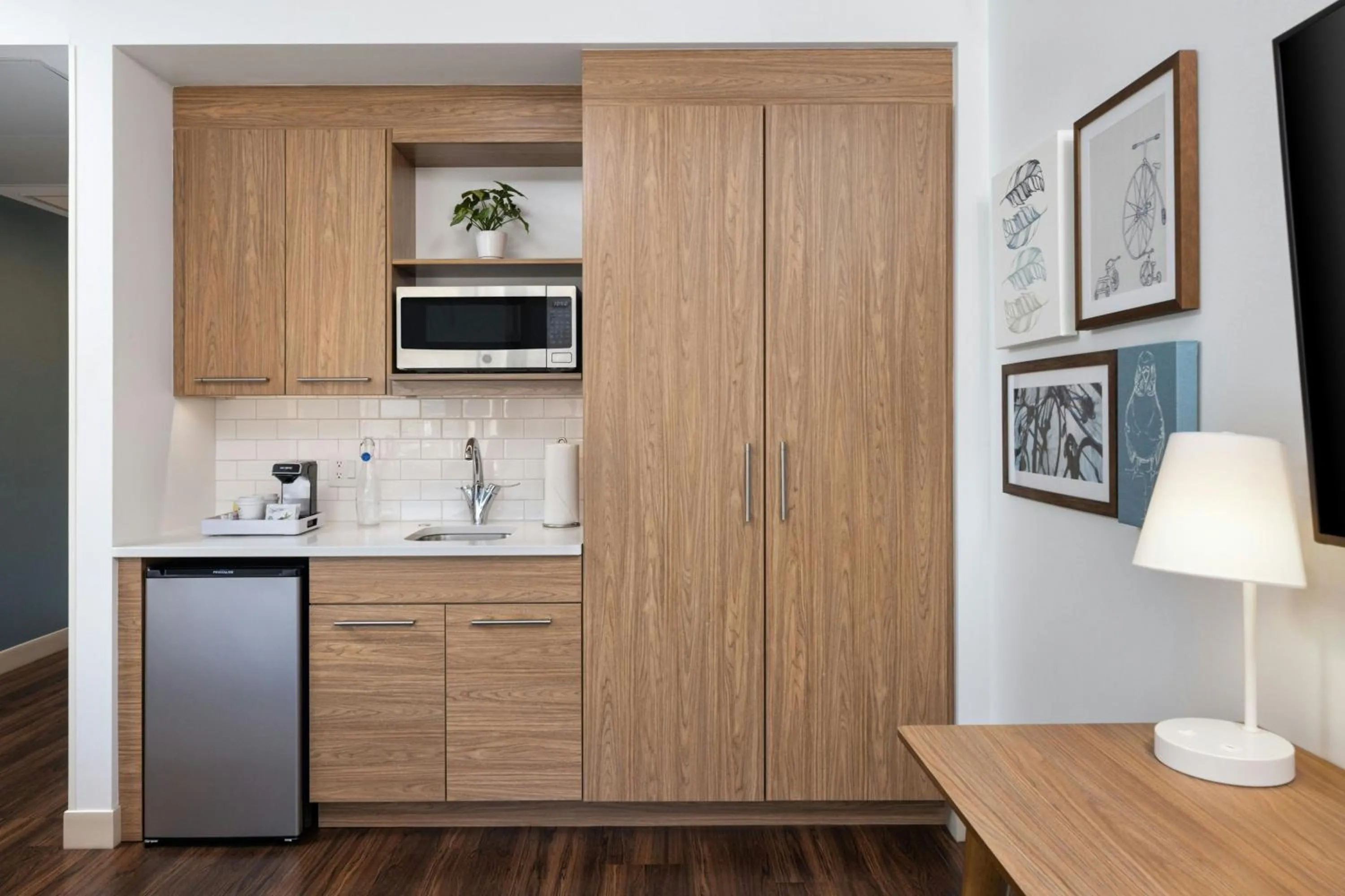 Kitchen or kitchenette in Element Minneapolis Downtown North Loop