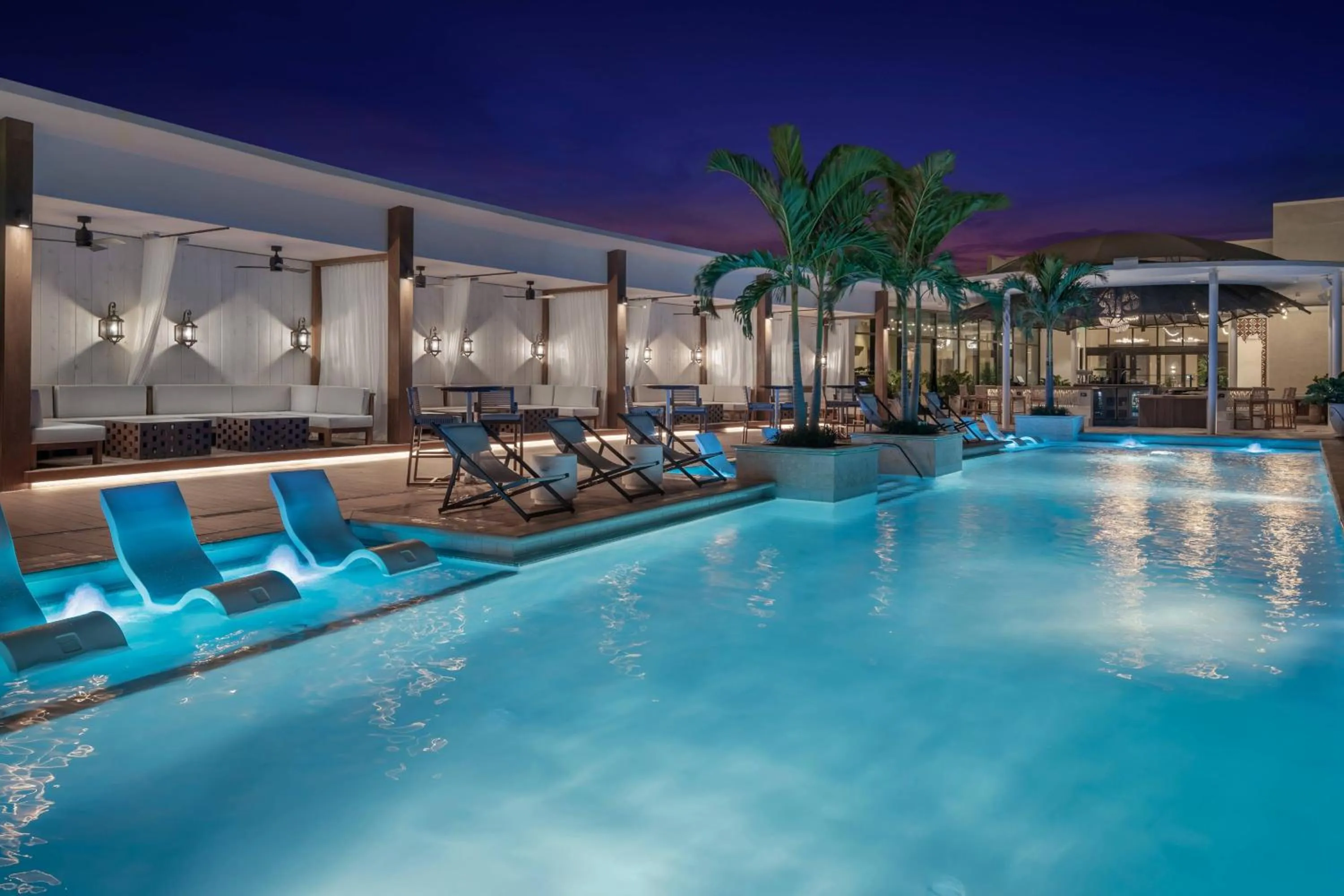 Swimming pool in The Ben, Autograph Collection