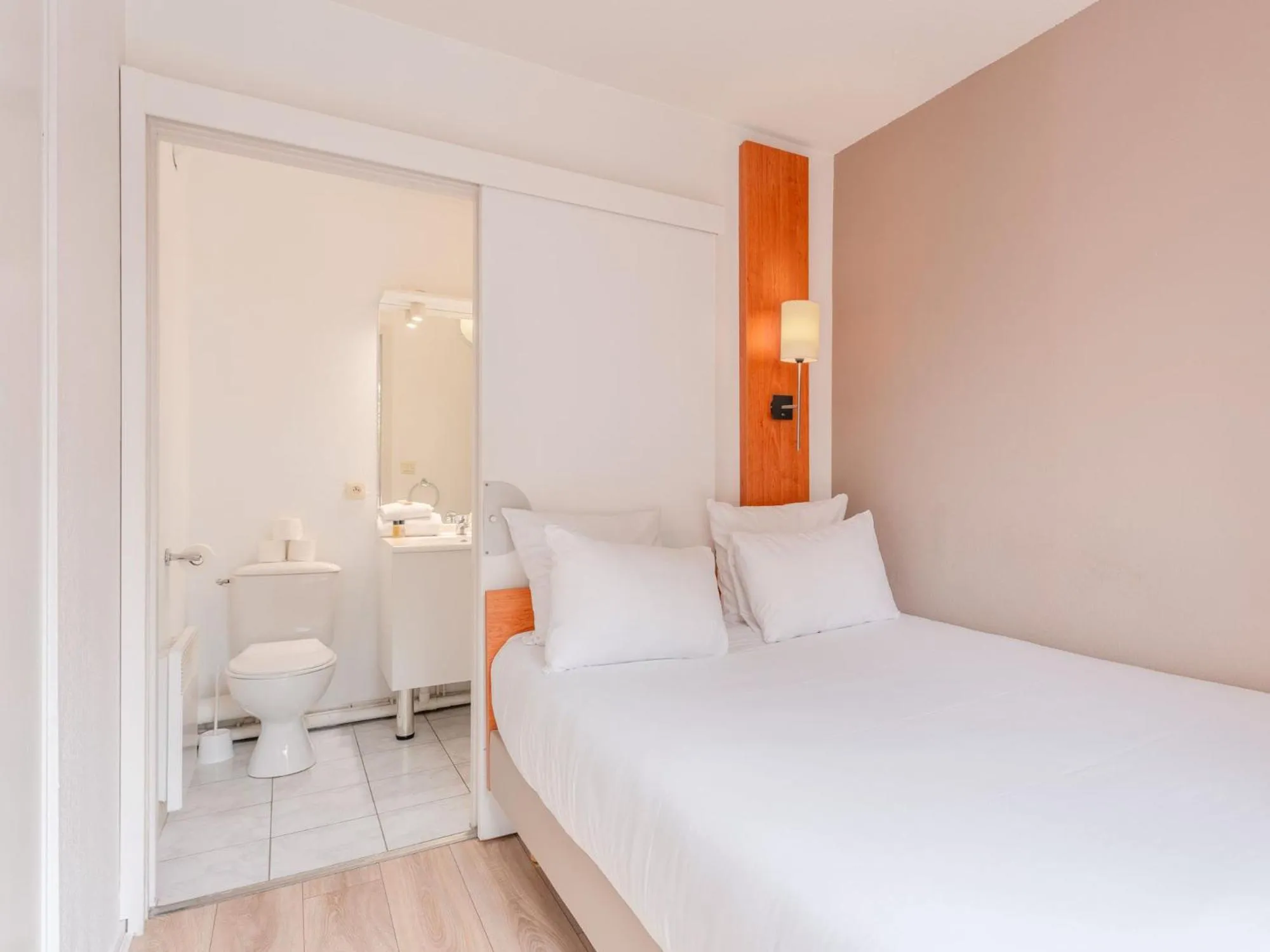 Bedroom, Bed in Séjours & Affaires Nantes La Beaujoire