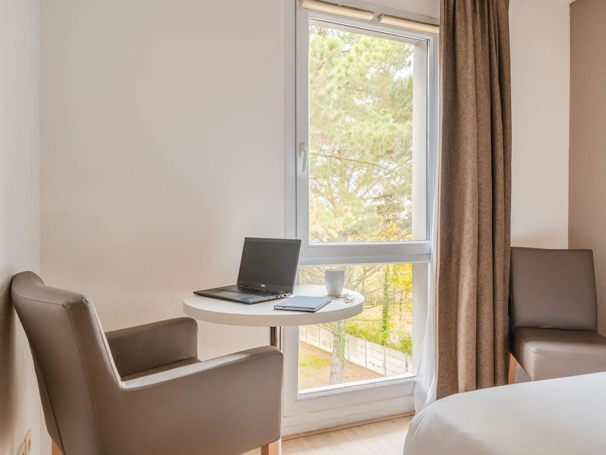 Bedroom in Séjours & Affaires Nantes La Beaujoire