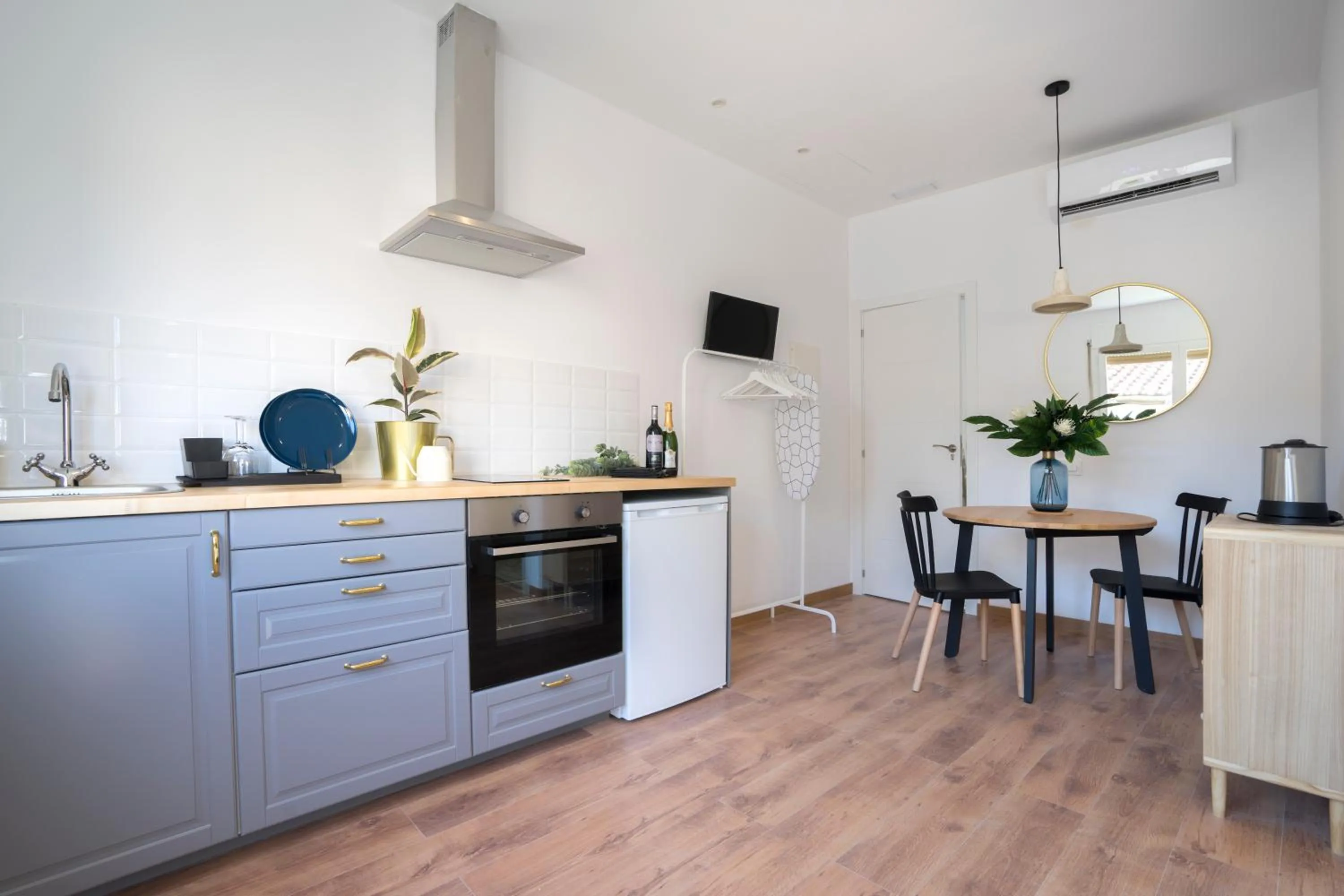 Kitchen or kitchenette in Hotelito Boutique Badalona Mar