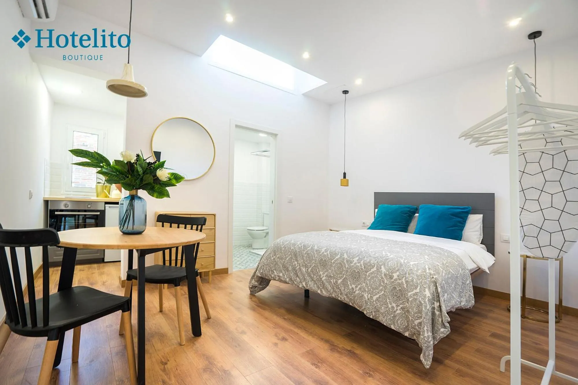 Bedroom, Bed in Hotelito Boutique Badalona Mar