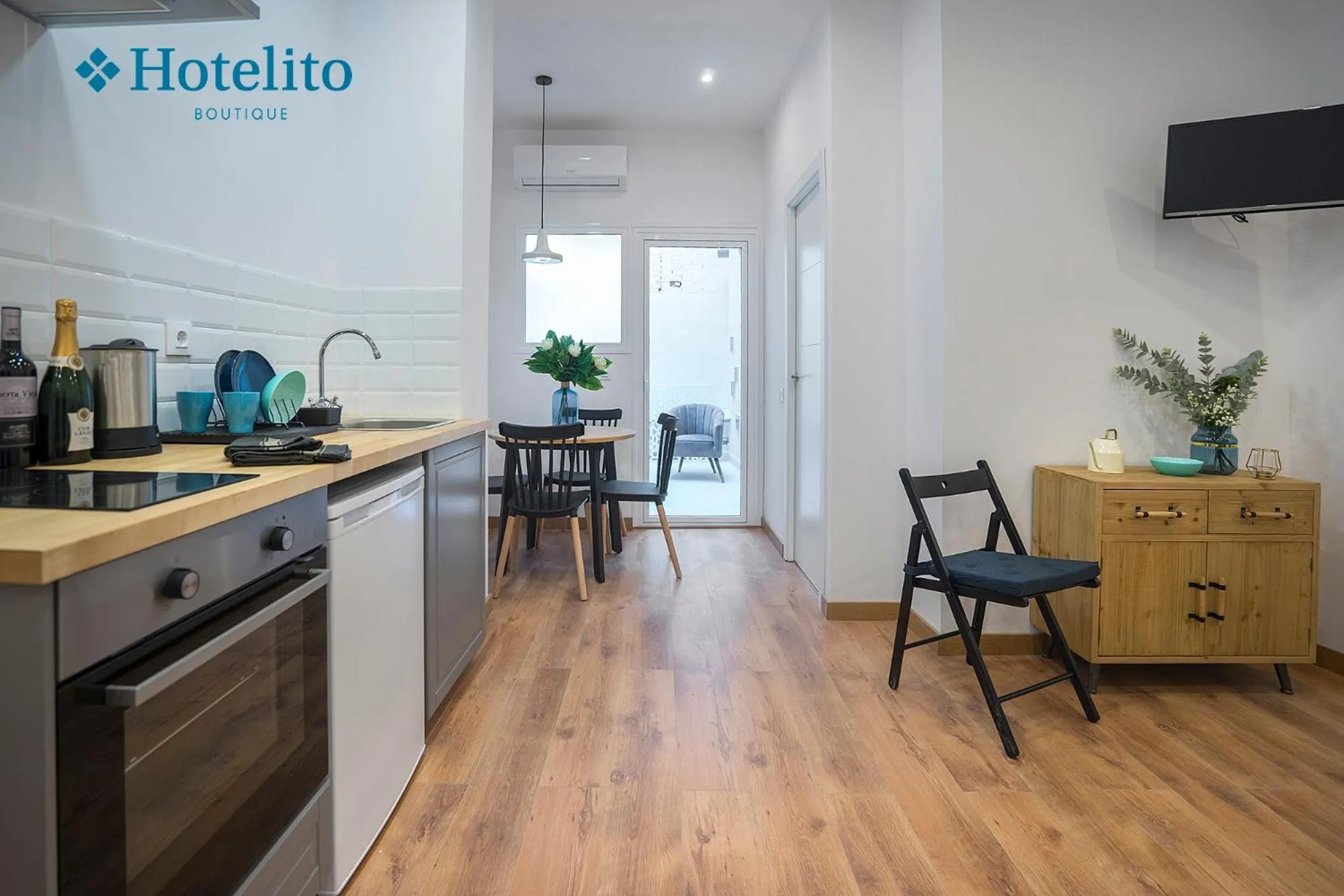 Kitchen or kitchenette in Hotelito Boutique Badalona Mar