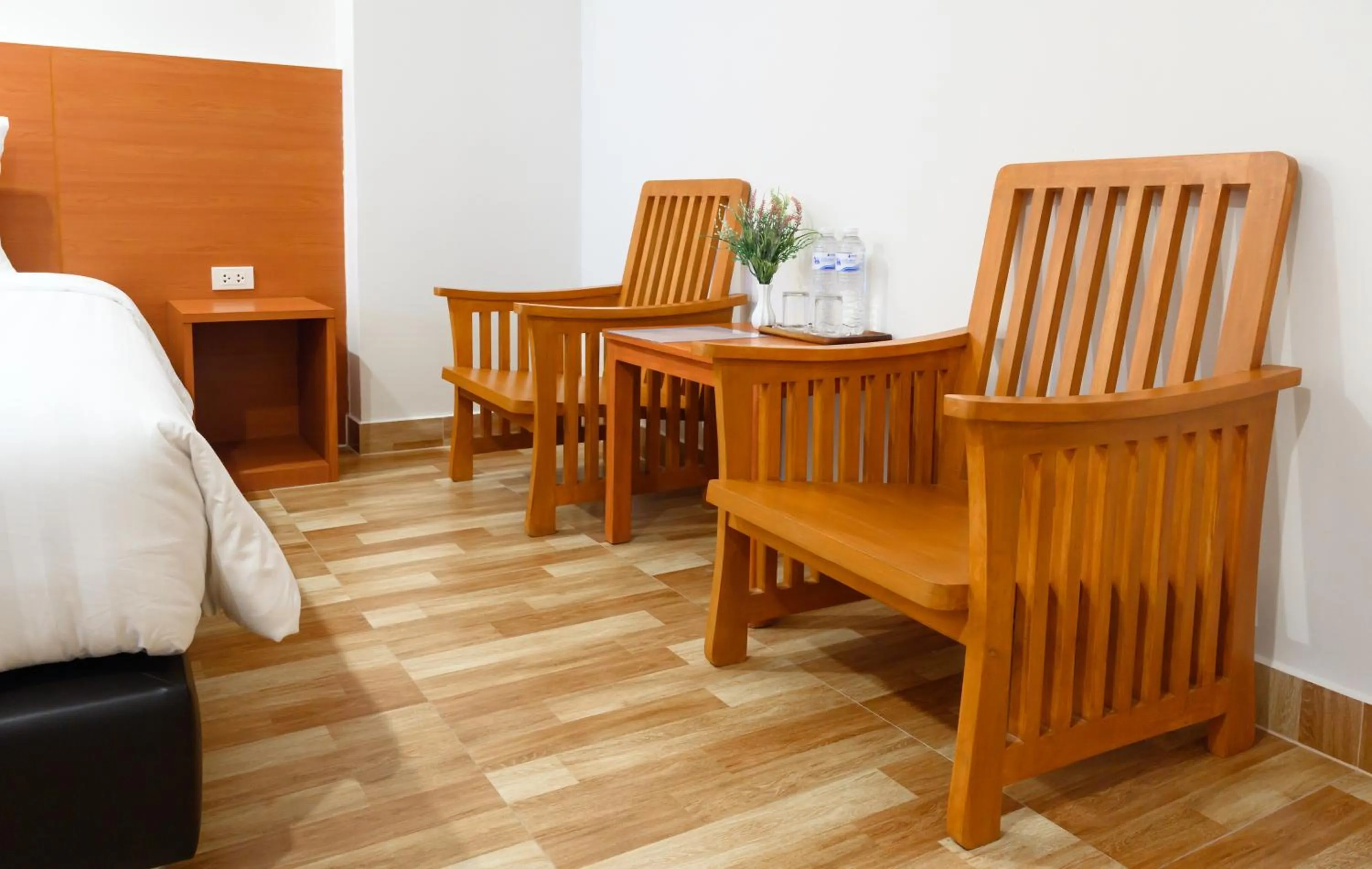 Area and facilities in Don Mueang Place Hotel