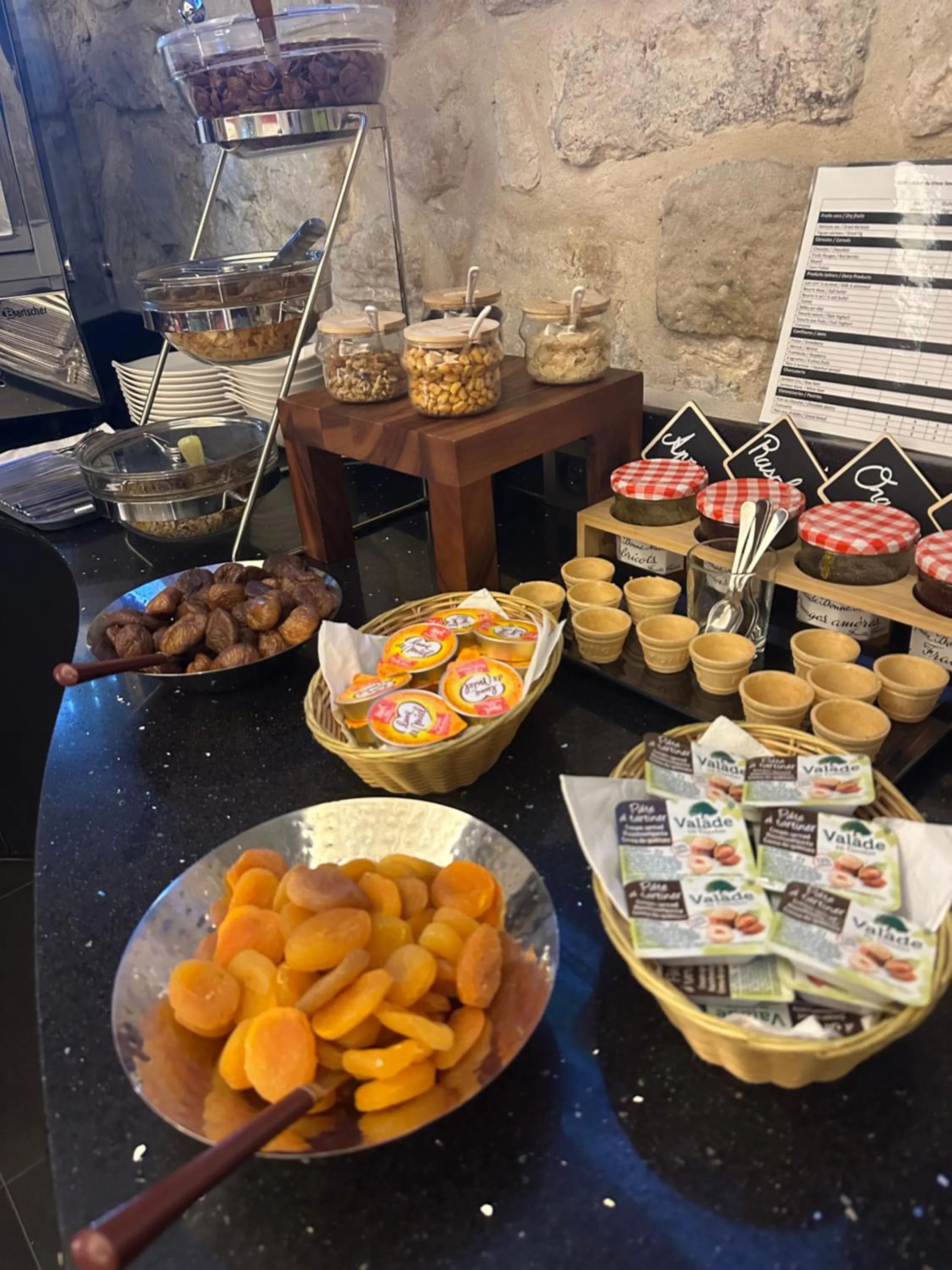 Breakfast in Hôtel Du Vieux Saule