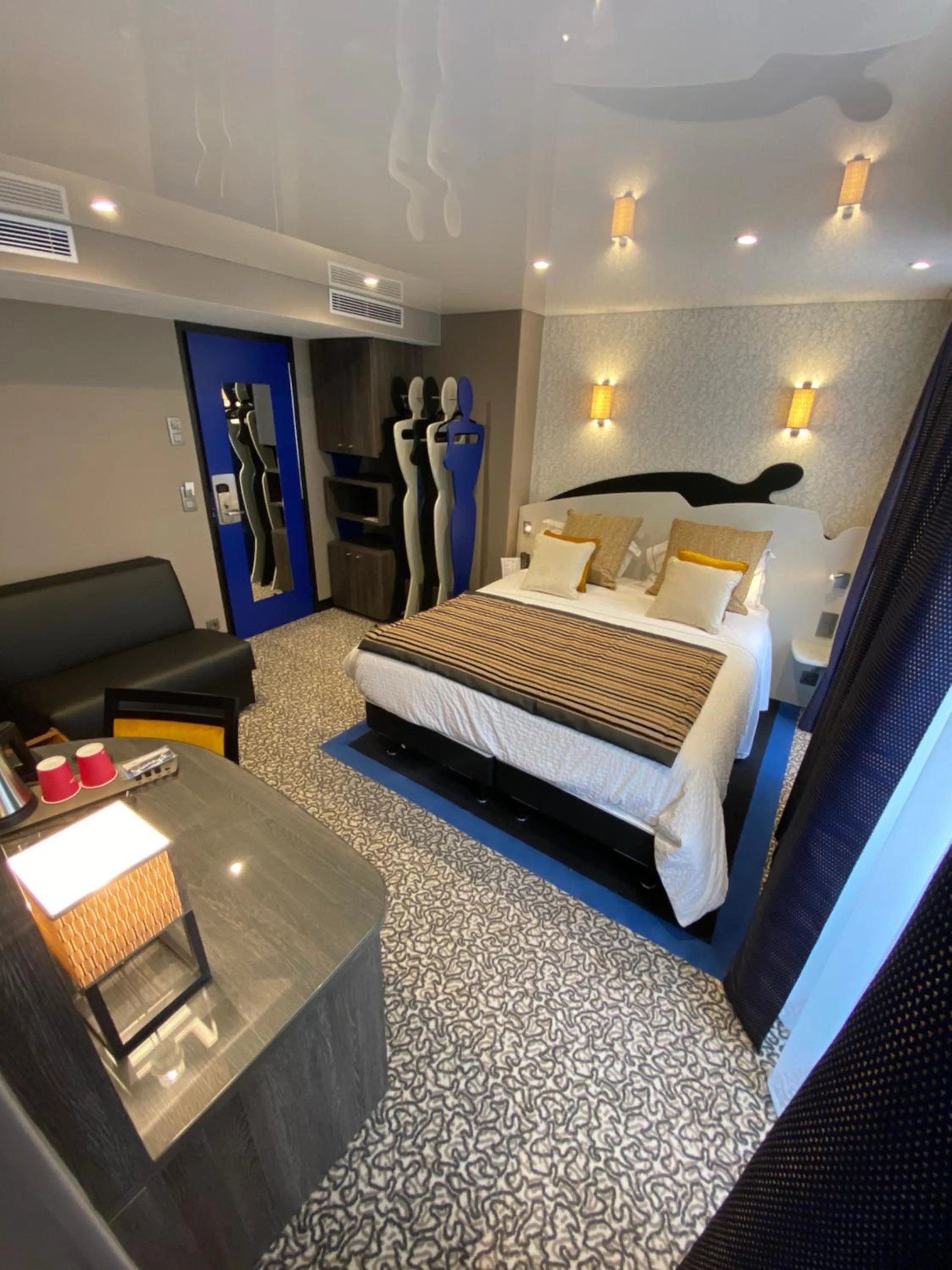 Bedroom, Bed in Hôtel Du Vieux Saule