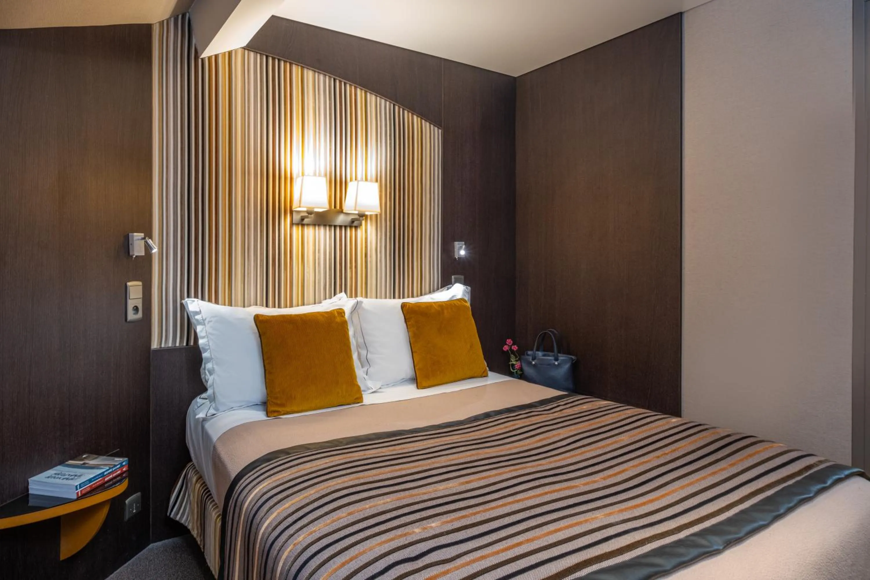 Bed in Hôtel Du Vieux Saule