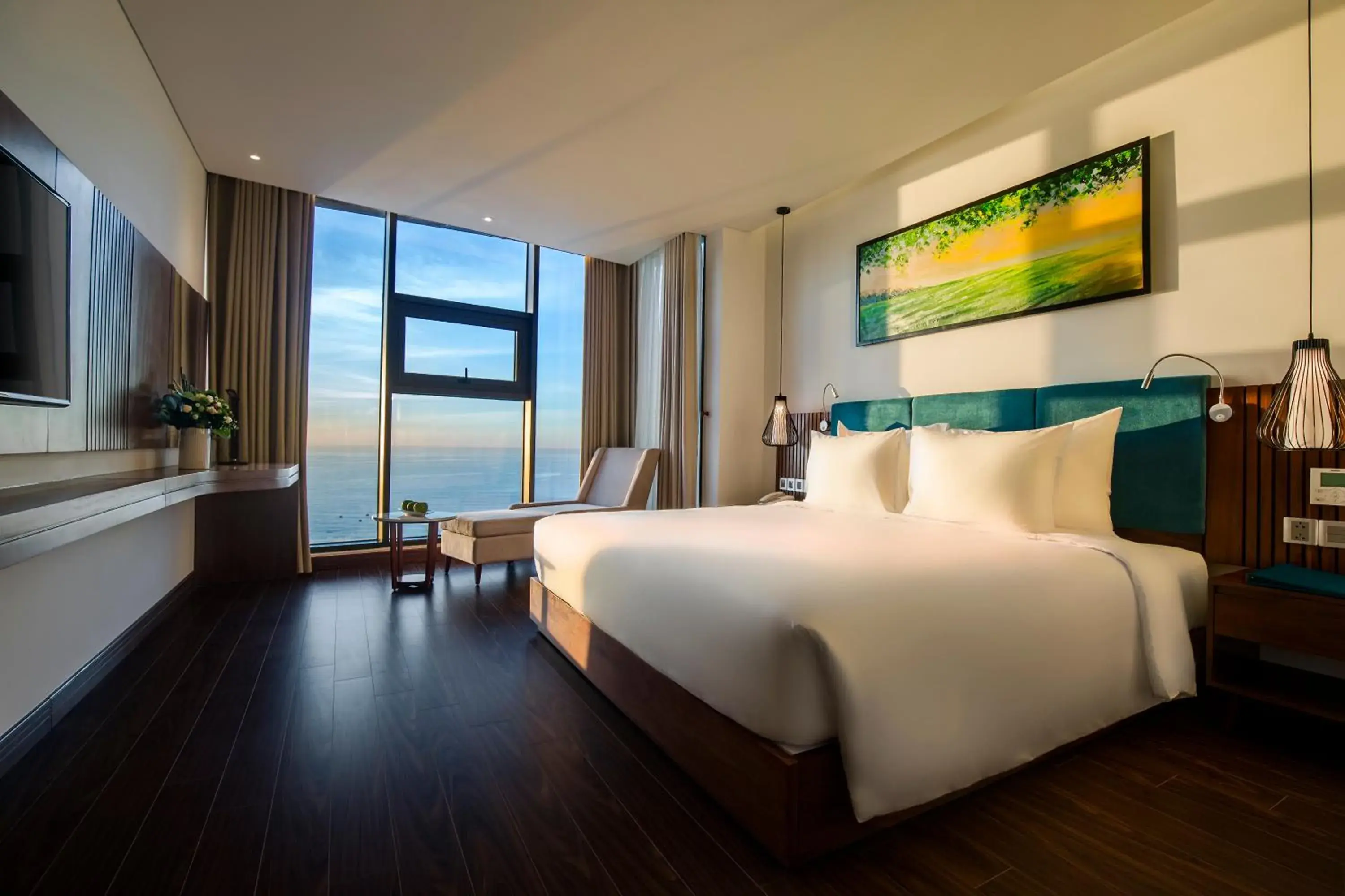 Premium Double Room with Ocean Front in Maximilan Danang Beach Hotel Premium Double Room with Ocean Front in Maximilan Danang Beach Hotel