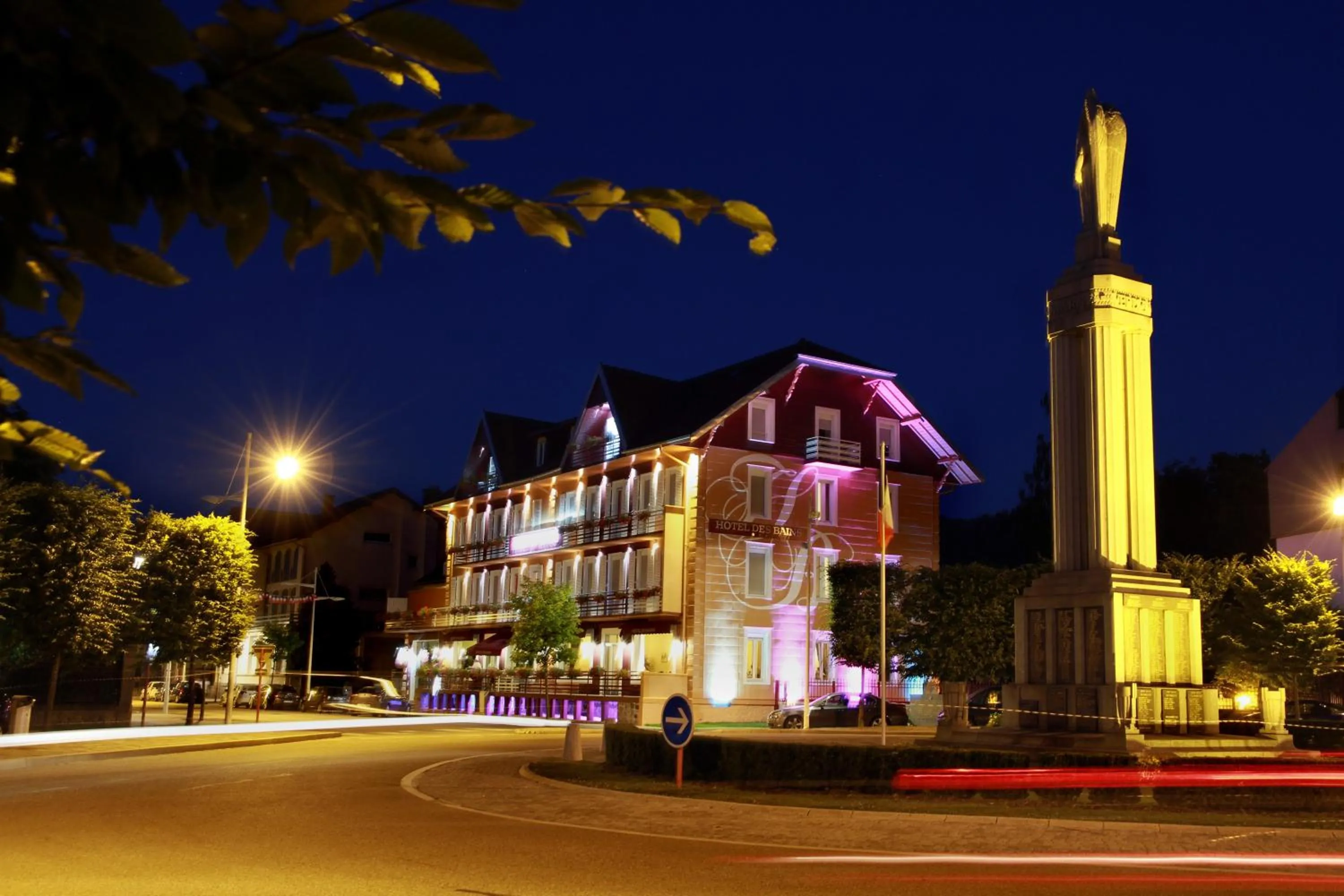 Facade/entrance in Logis Hotel Des Bains