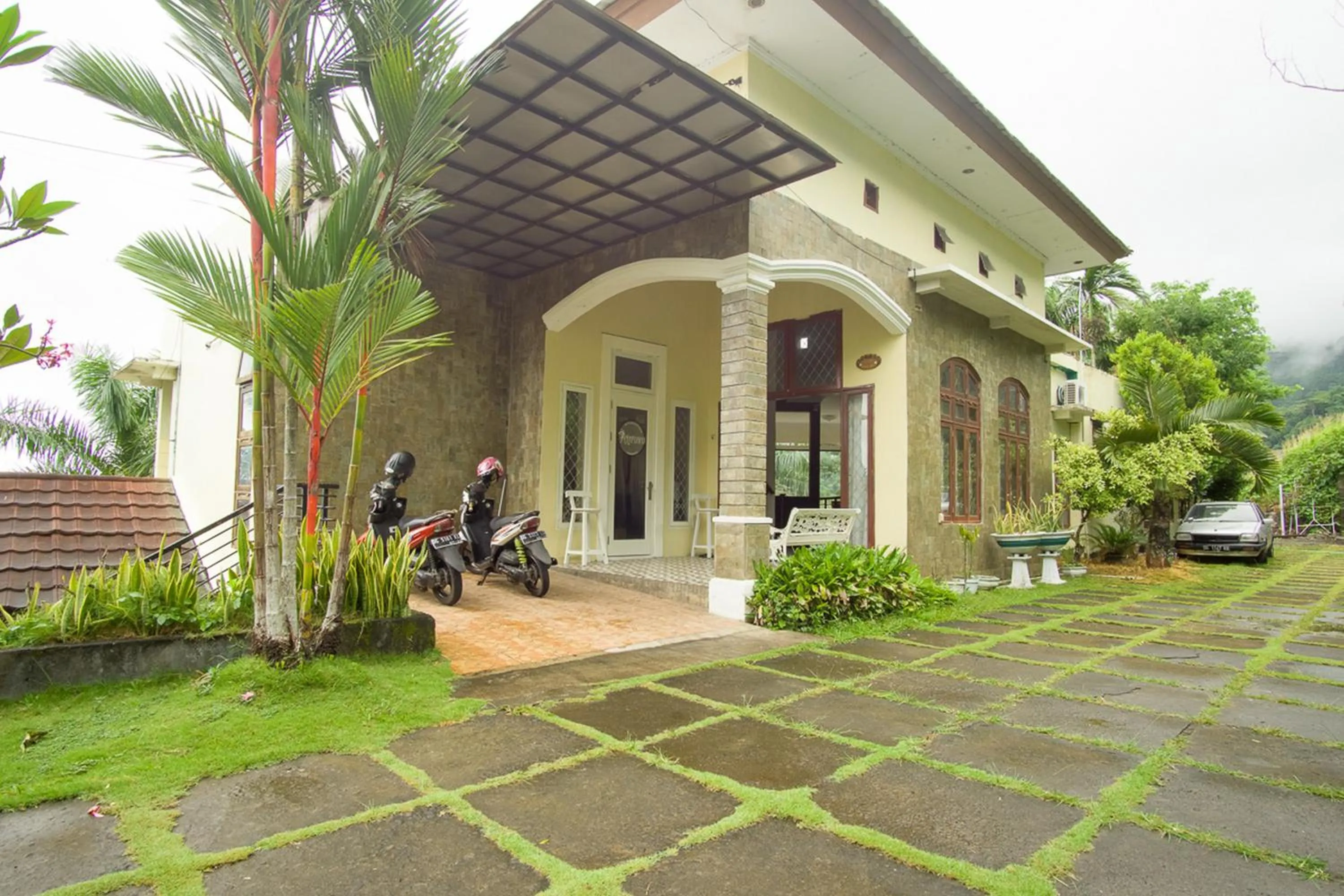 Facade/entrance in RedDoorz Syariah near Ngade Lake Ternate