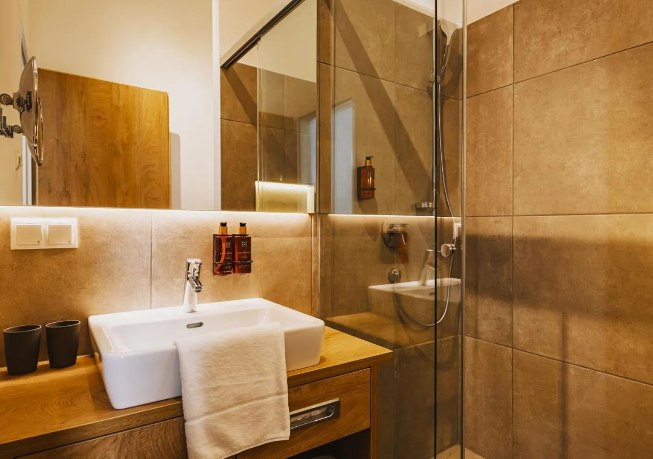 Shower in Elements Resort Zell am See