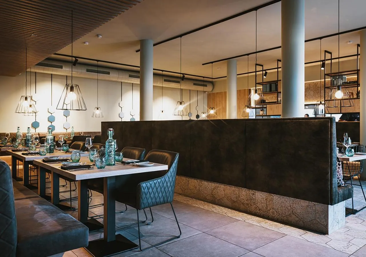 Restaurant/places to eat in Elements Resort Zell am See