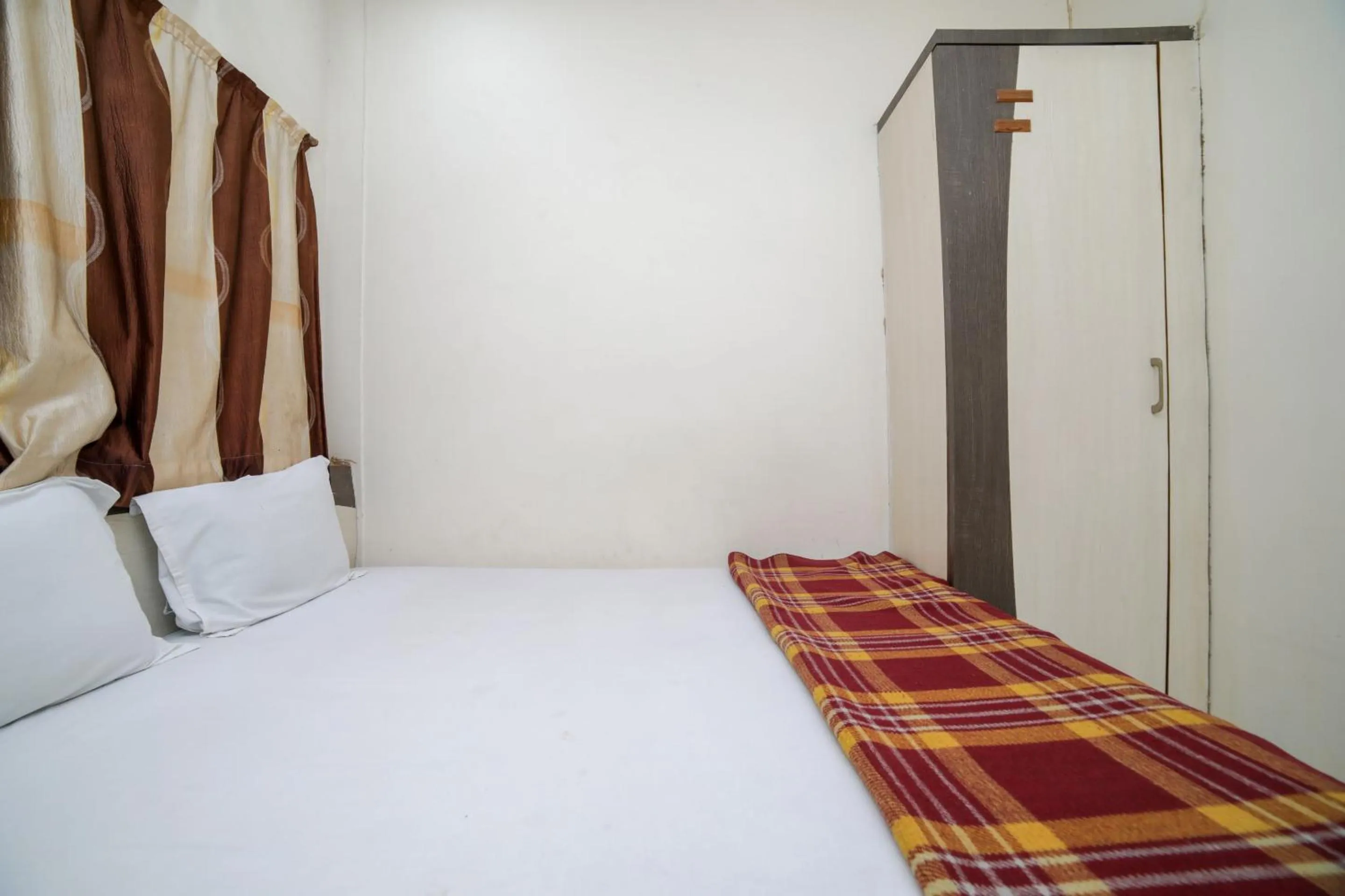 Bathroom, Bed in SPOT ON Shraddha Hotel