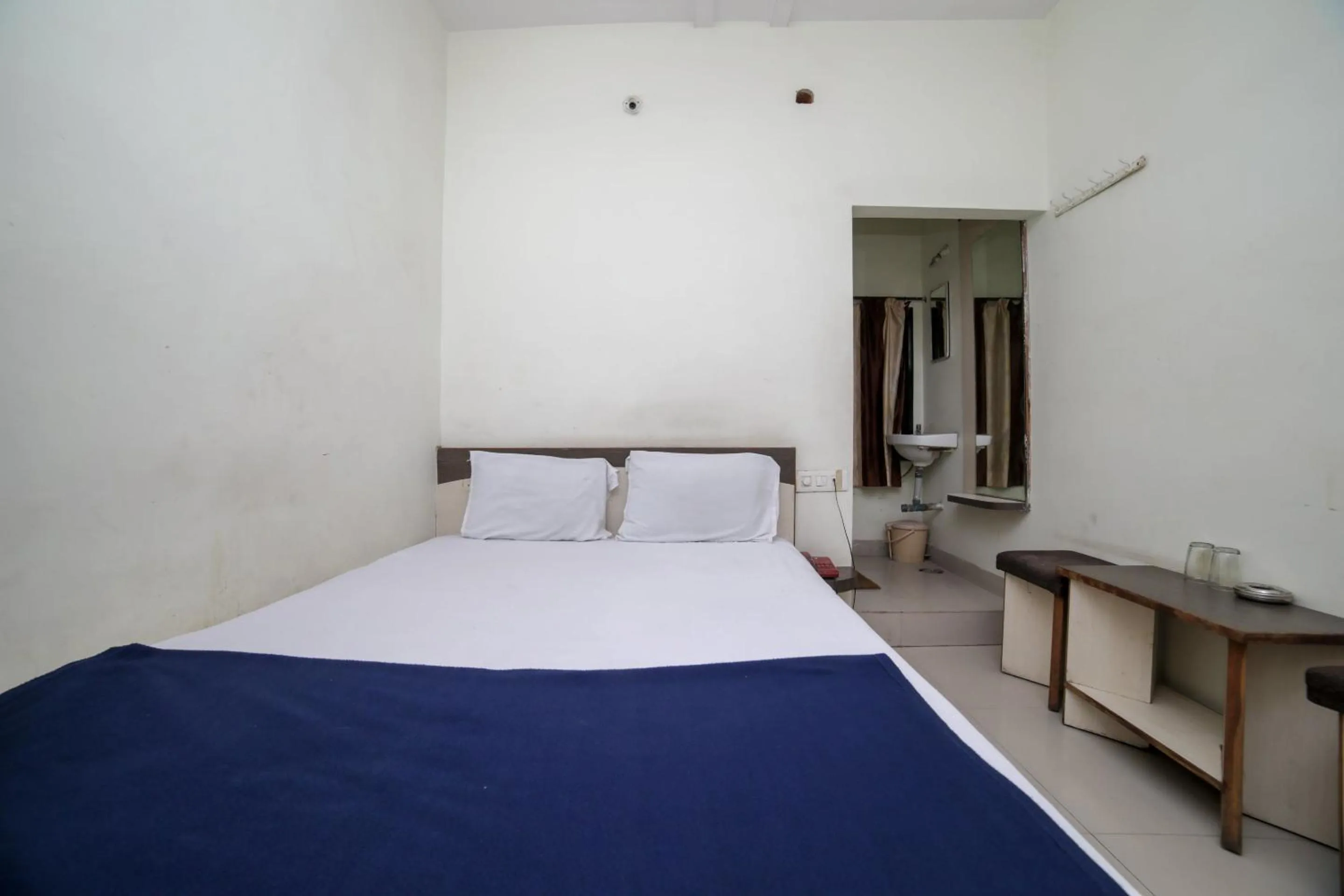 Bedroom, Bed in SPOT ON Shraddha Hotel