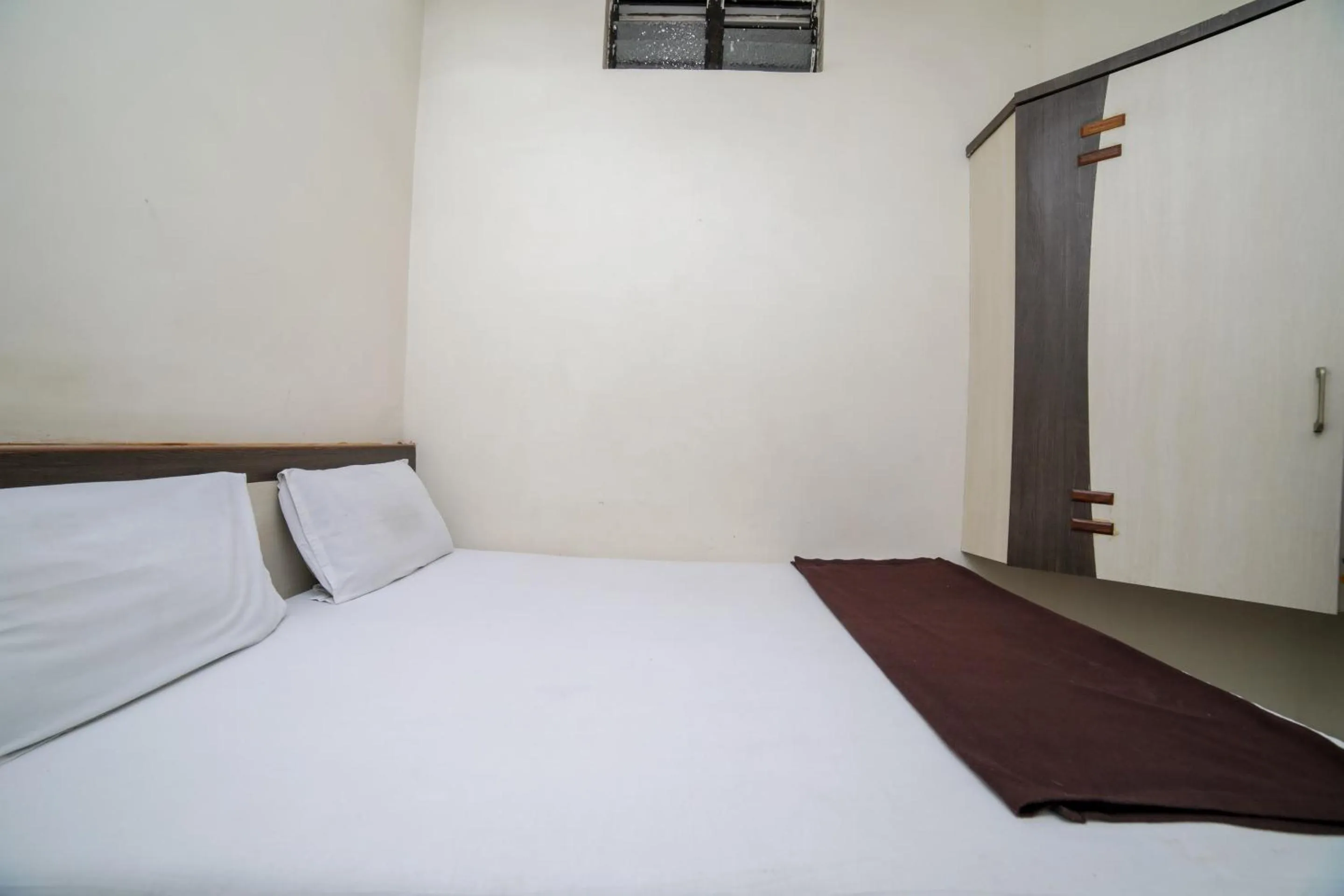 Bedroom, Bed in SPOT ON Shraddha Hotel