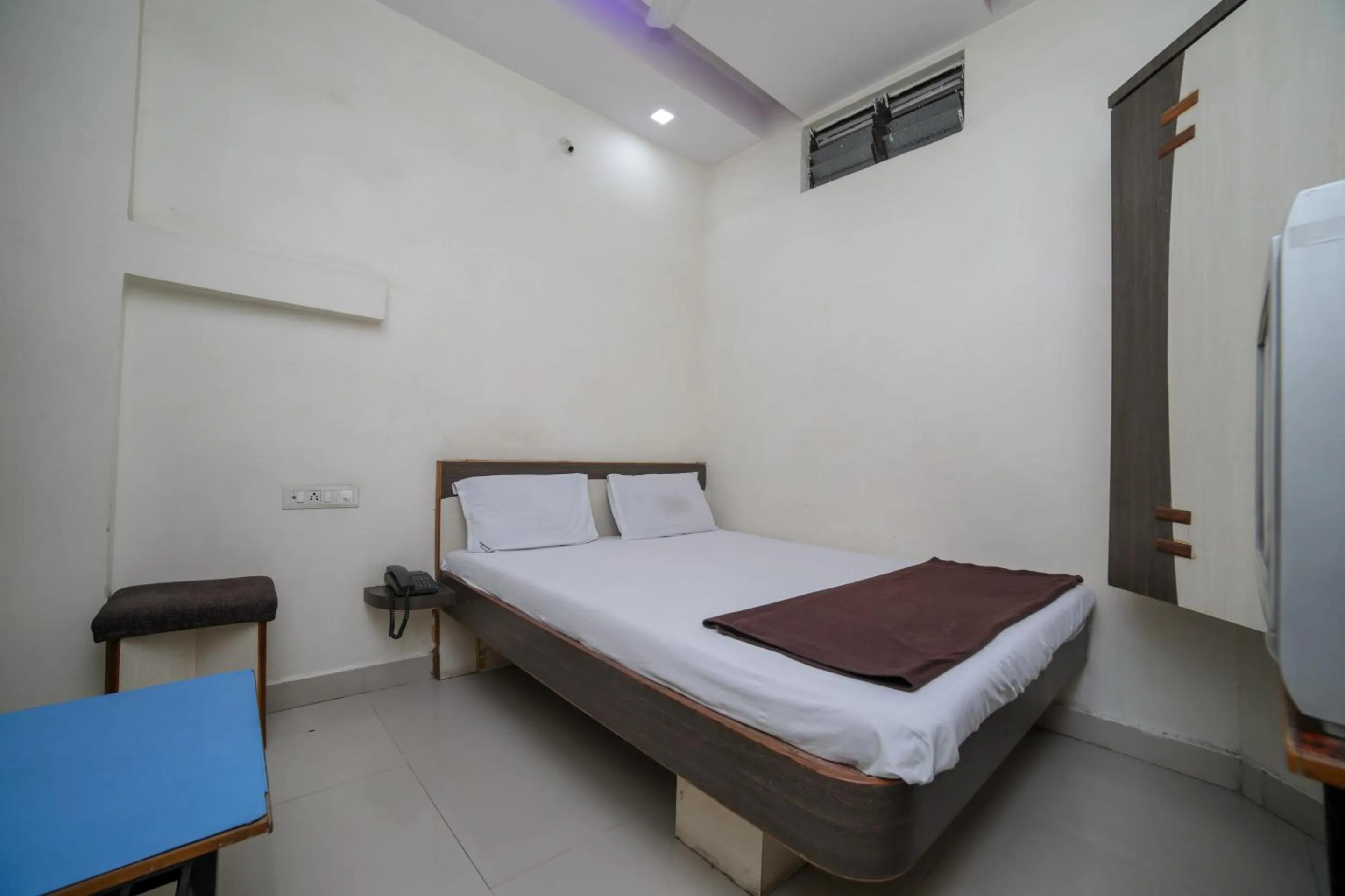 Bedroom, Bed in SPOT ON Shraddha Hotel