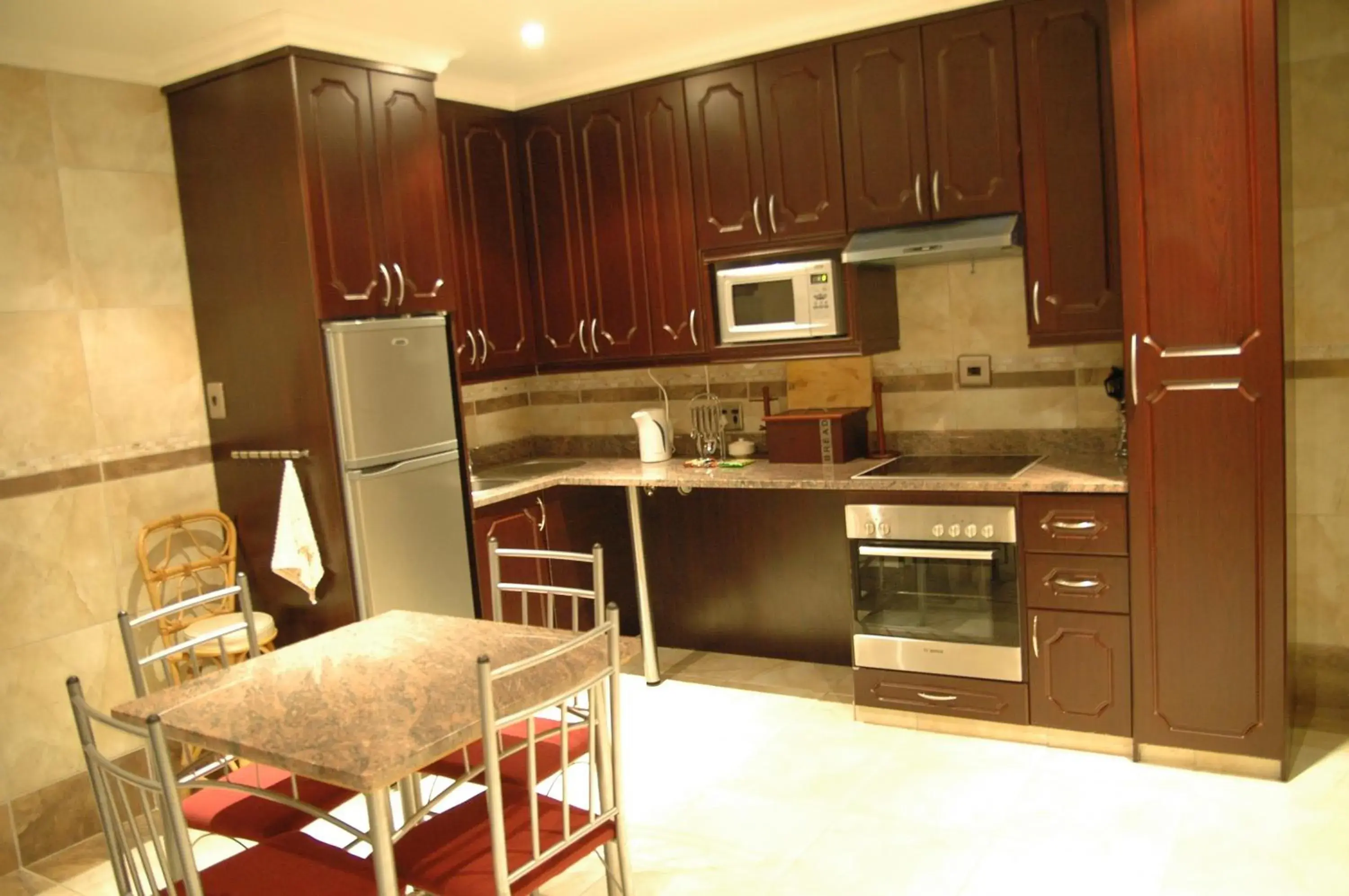 Luxury Two-Bedroom Apartment - single occupancy in Bon A Vie Self-catering and b&b Gonubie Full Solar Power, no load shedding! Luxury Two-Bedroom Apartment - single occupancy in Bon A Vie Self-catering and b&b Gonubie Full Solar Power, no load shedding!