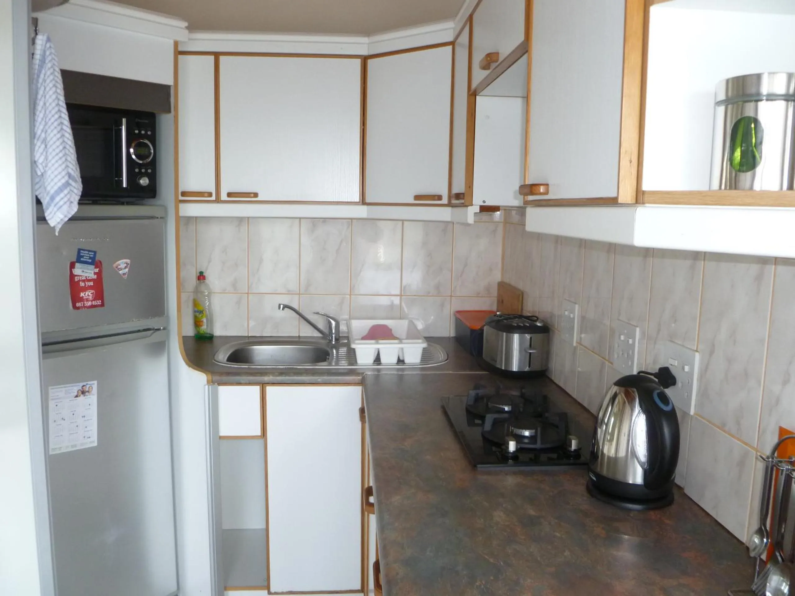 Kitchen or kitchenette in Bon A Vie Self-catering and b&b Gonubie Full Solar Power, no load shedding!
