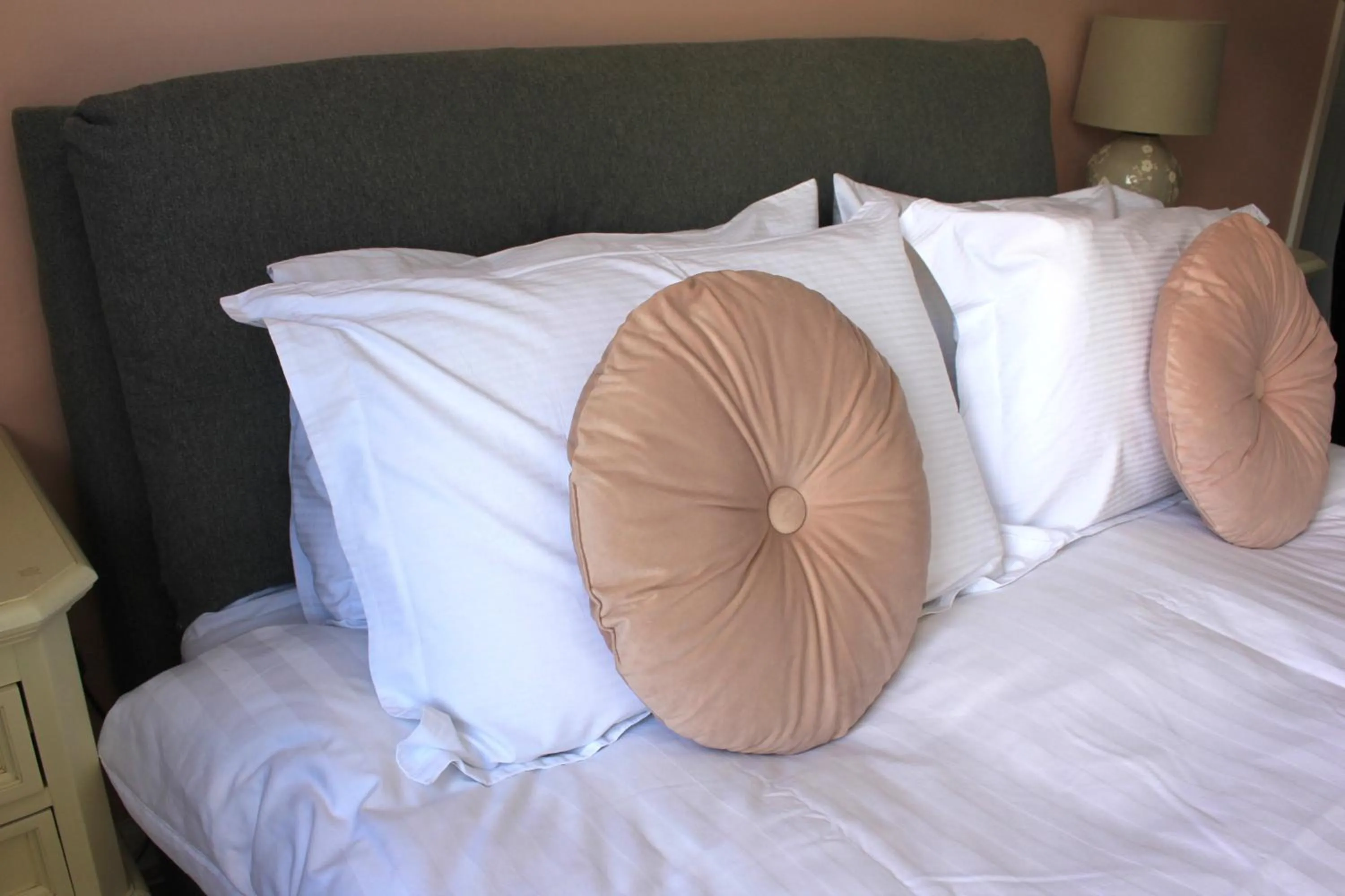 Bed in Cairnview Bed and Breakfast