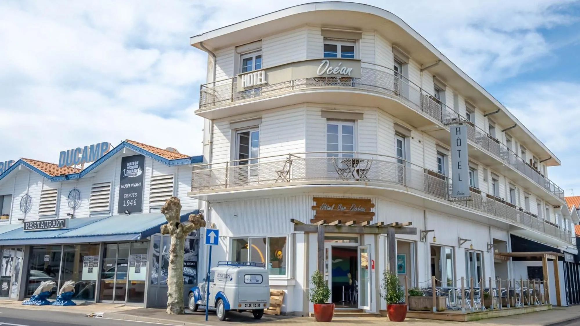 Property building in Hôtel Océan