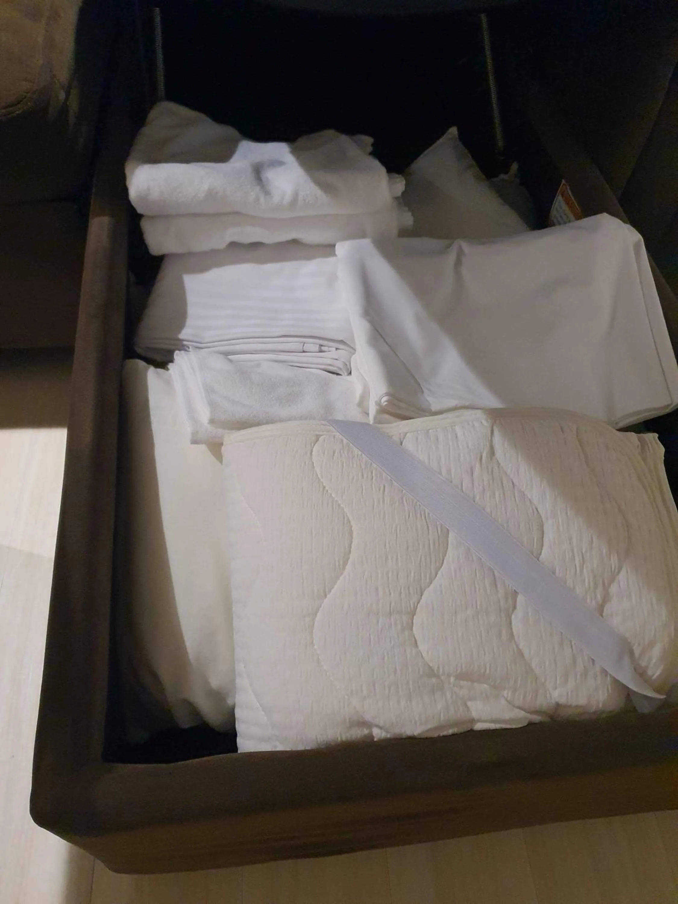 Photo of the whole room, Bed in Cozy and Convenient Royal heights