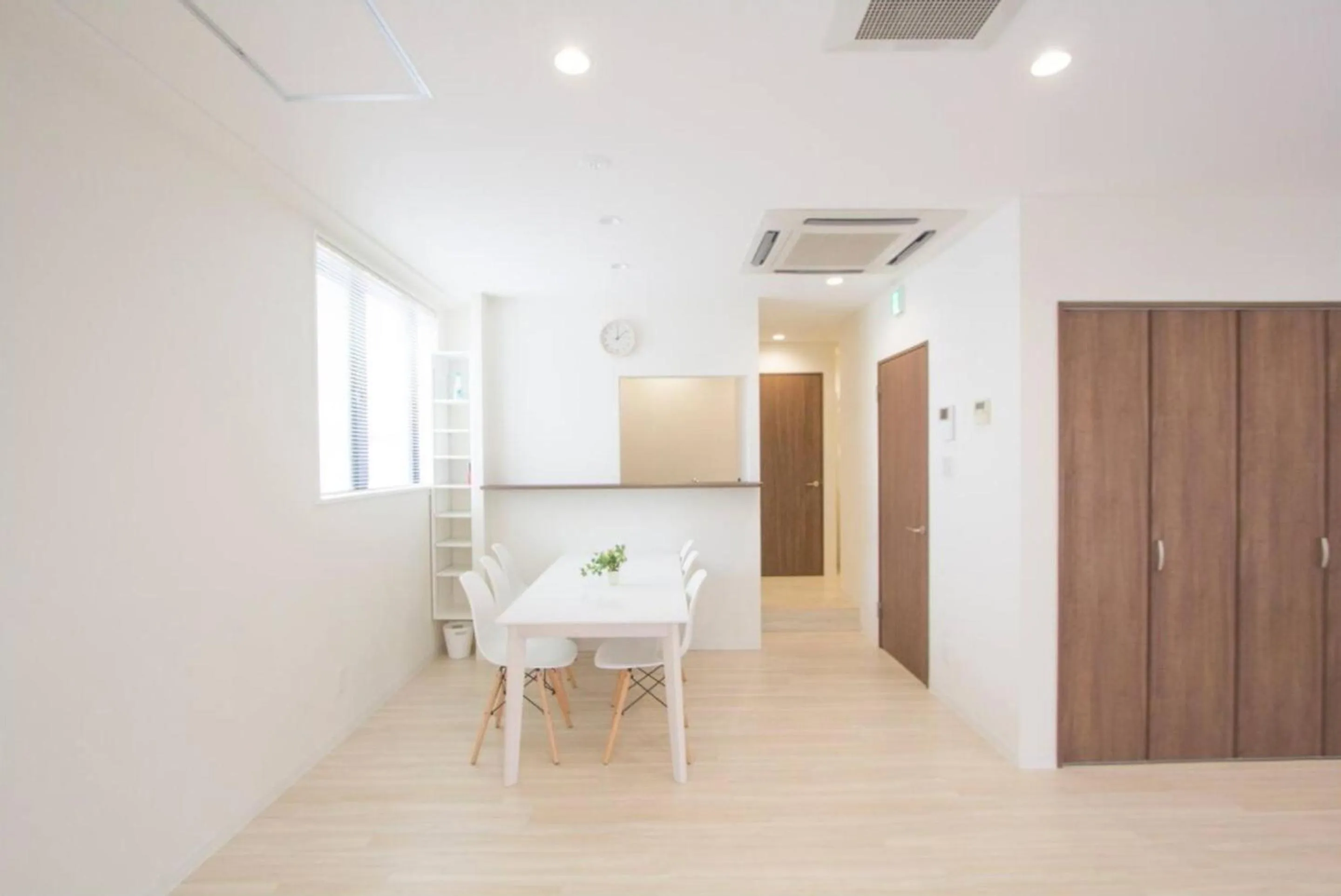 Dining area in Cozy and Convenient Royal heights