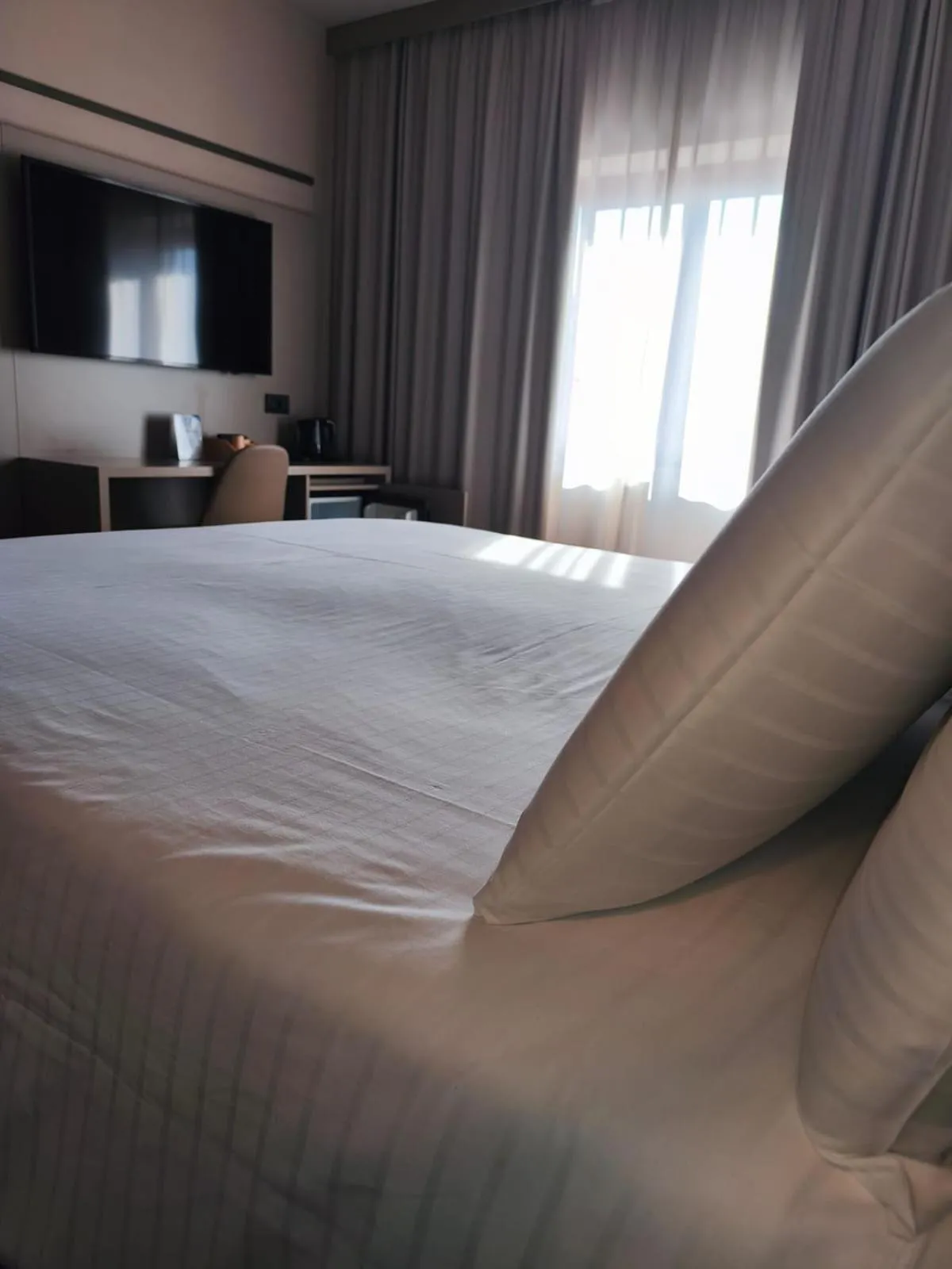 Bedroom, Bed in DC HOTEL INTERNATIONAL