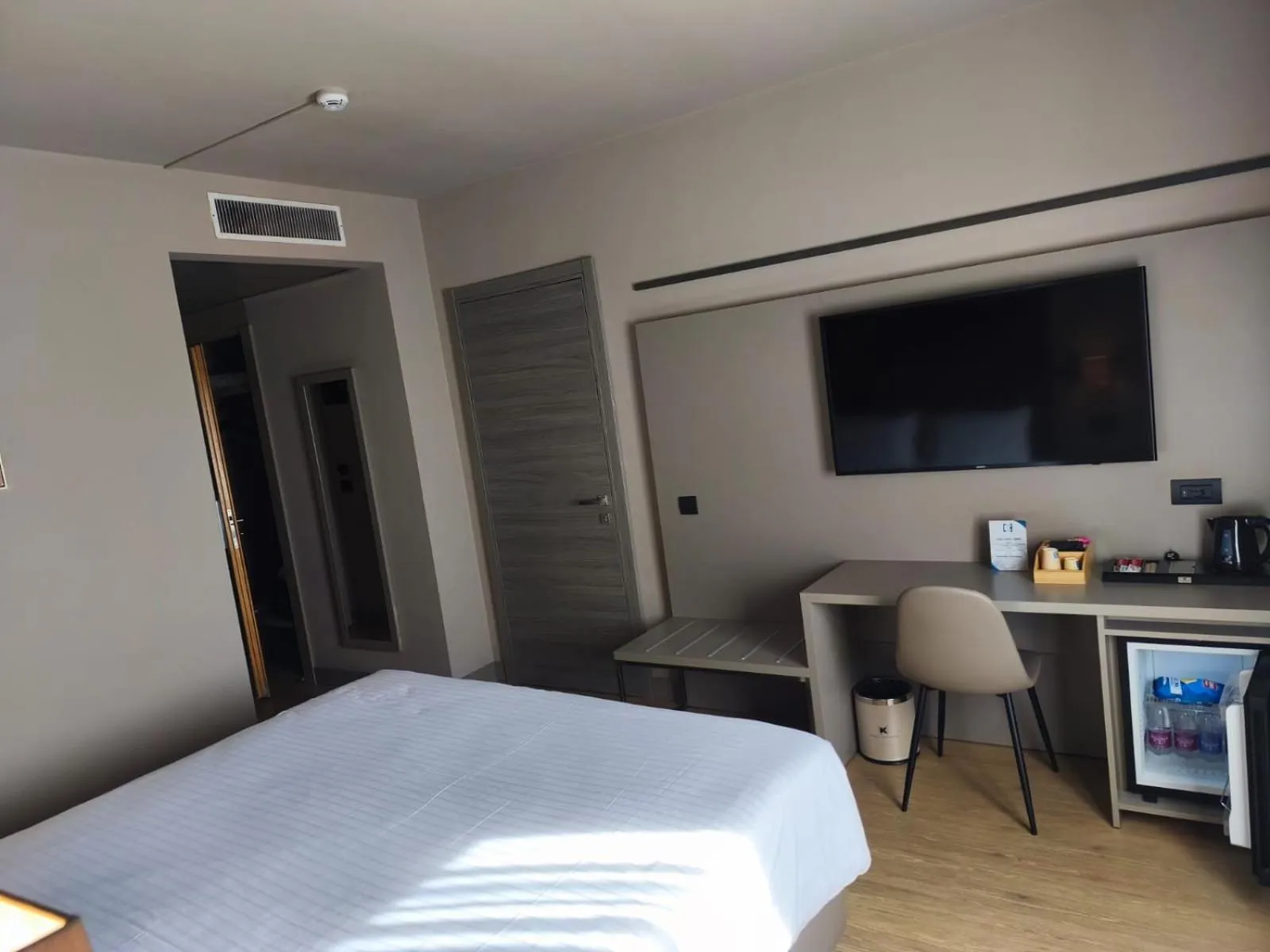 Bedroom, Bed in DC HOTEL INTERNATIONAL