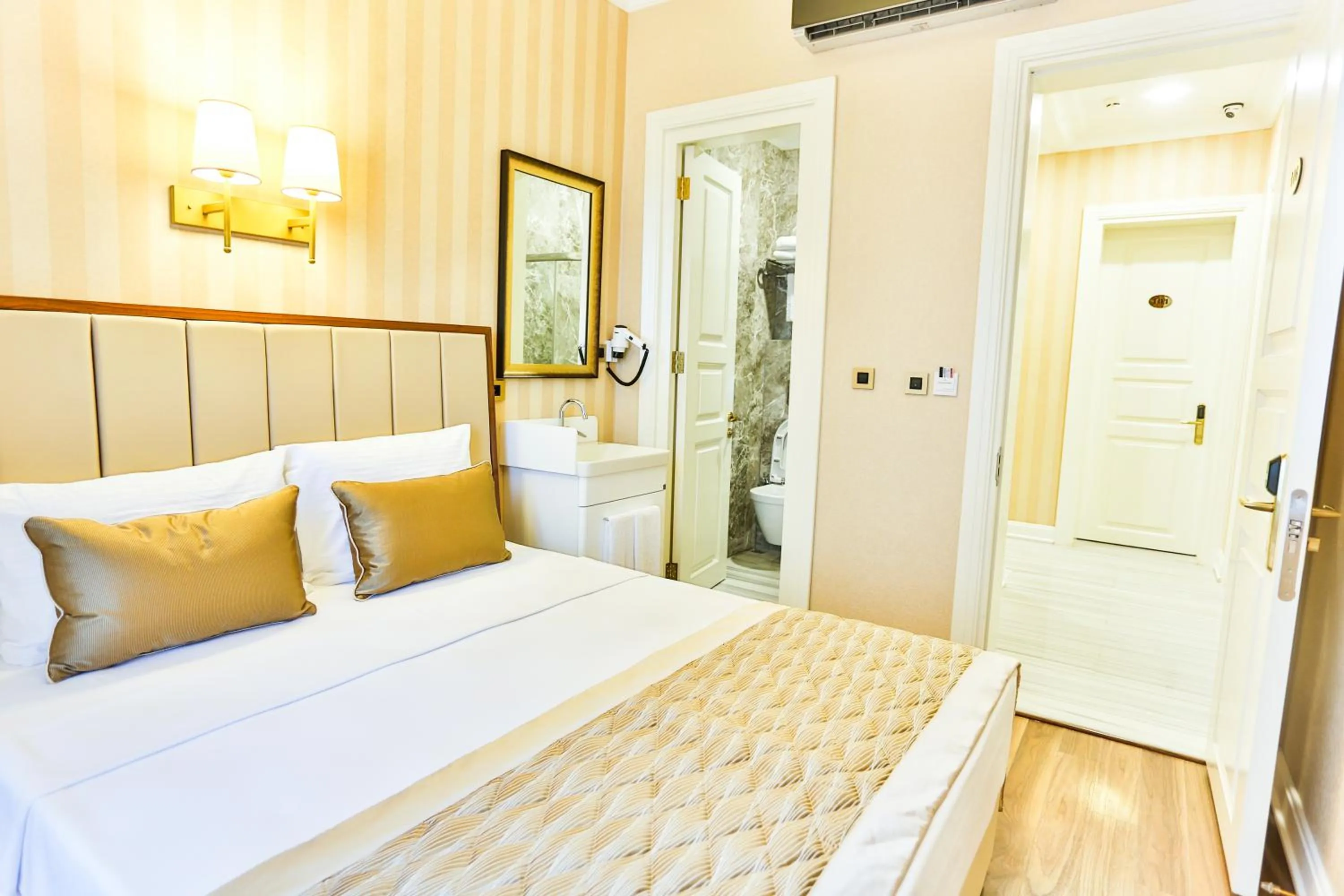 Bed in HANENDE HOTEL