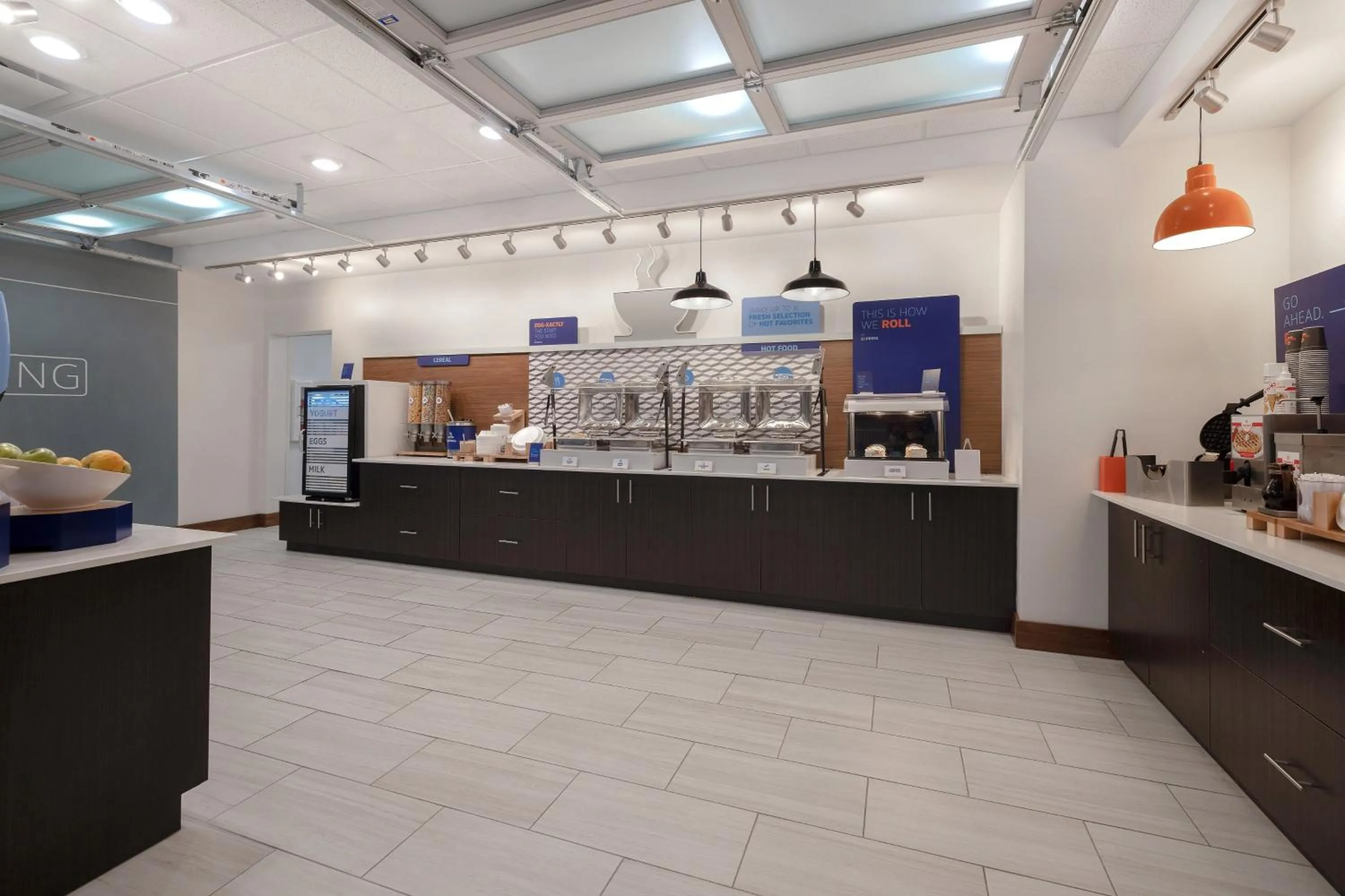 Breakfast in Holiday Inn Express & Suites - Ann Arbor - University South by IHG