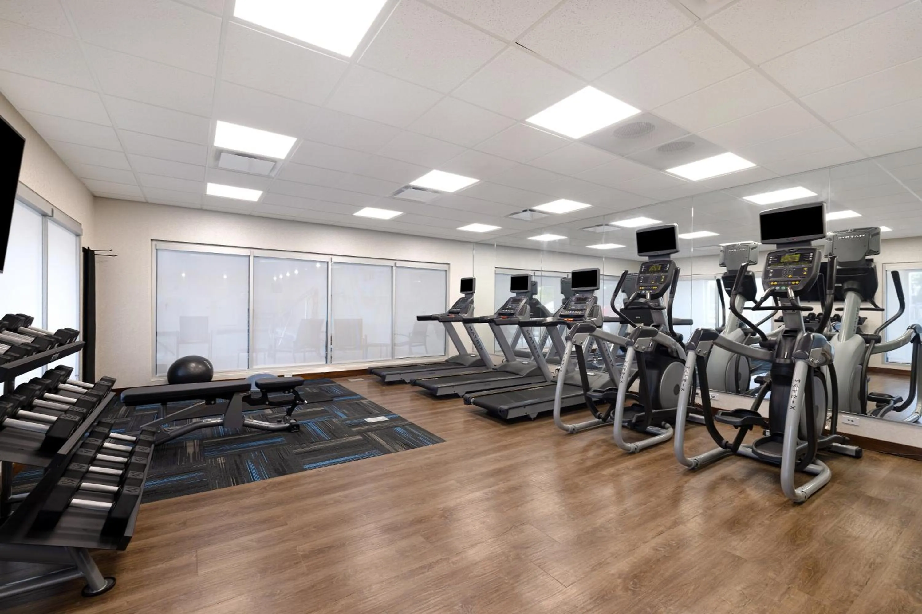 Fitness centre/facilities in Holiday Inn Express & Suites - Ann Arbor - University South by IHG