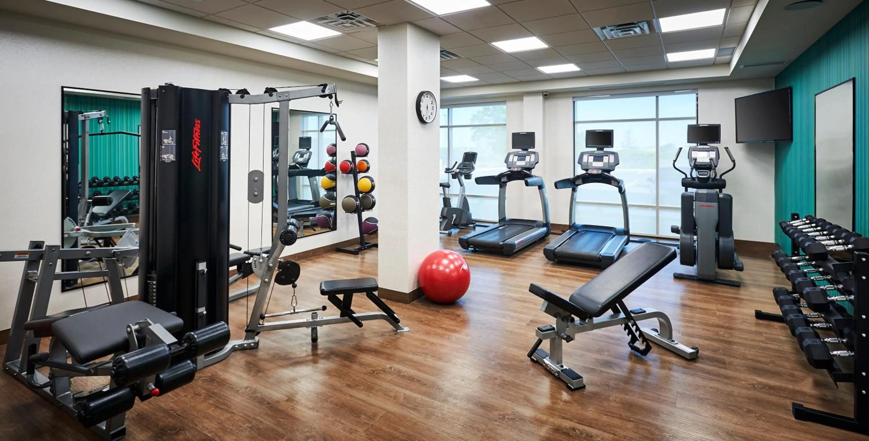 Spa and wellness centre/facilities in Holiday Inn Express - Sarnia - Point Edward by IHG
