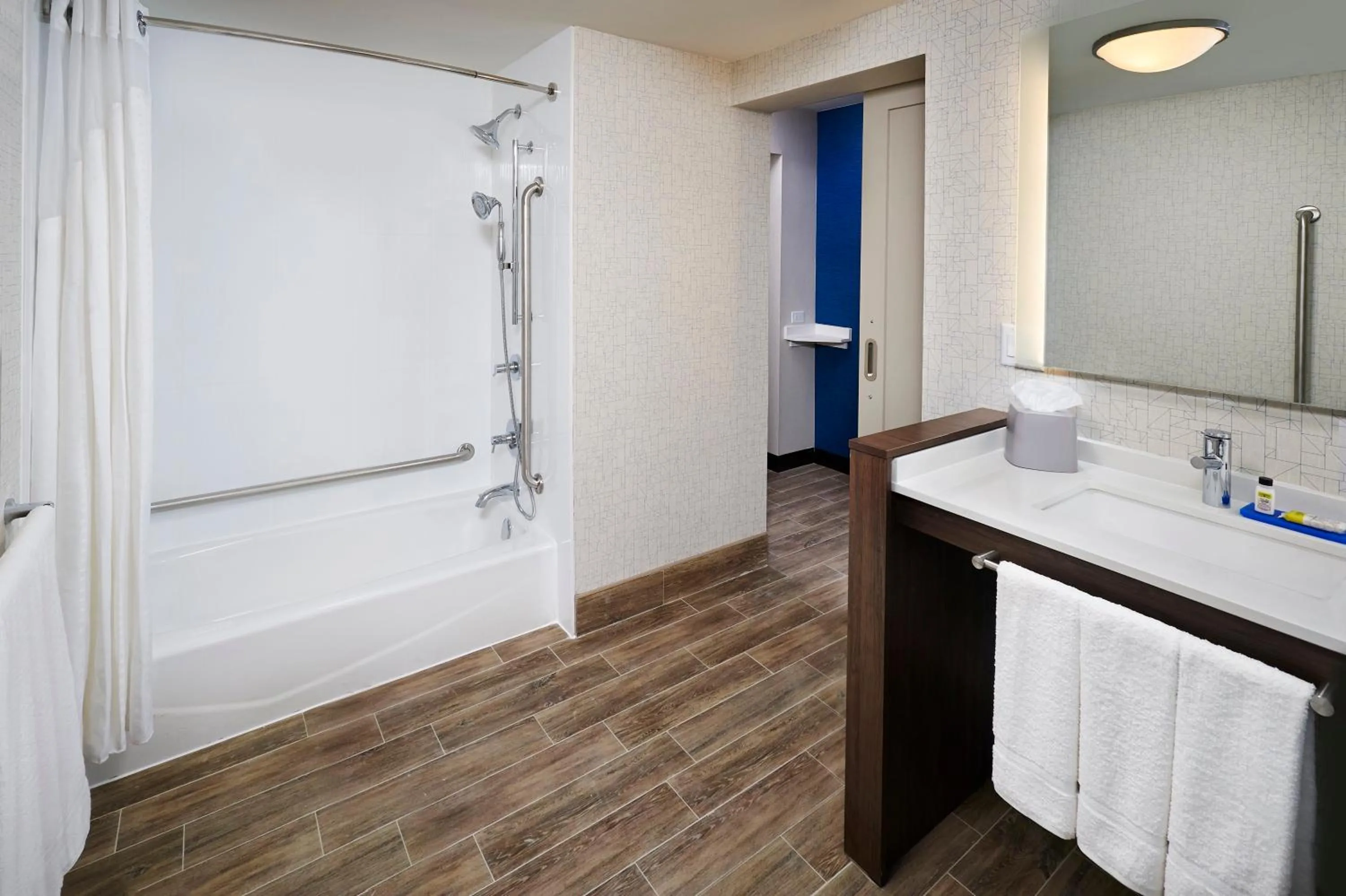 Bathroom in Holiday Inn Express - Sarnia - Point Edward by IHG