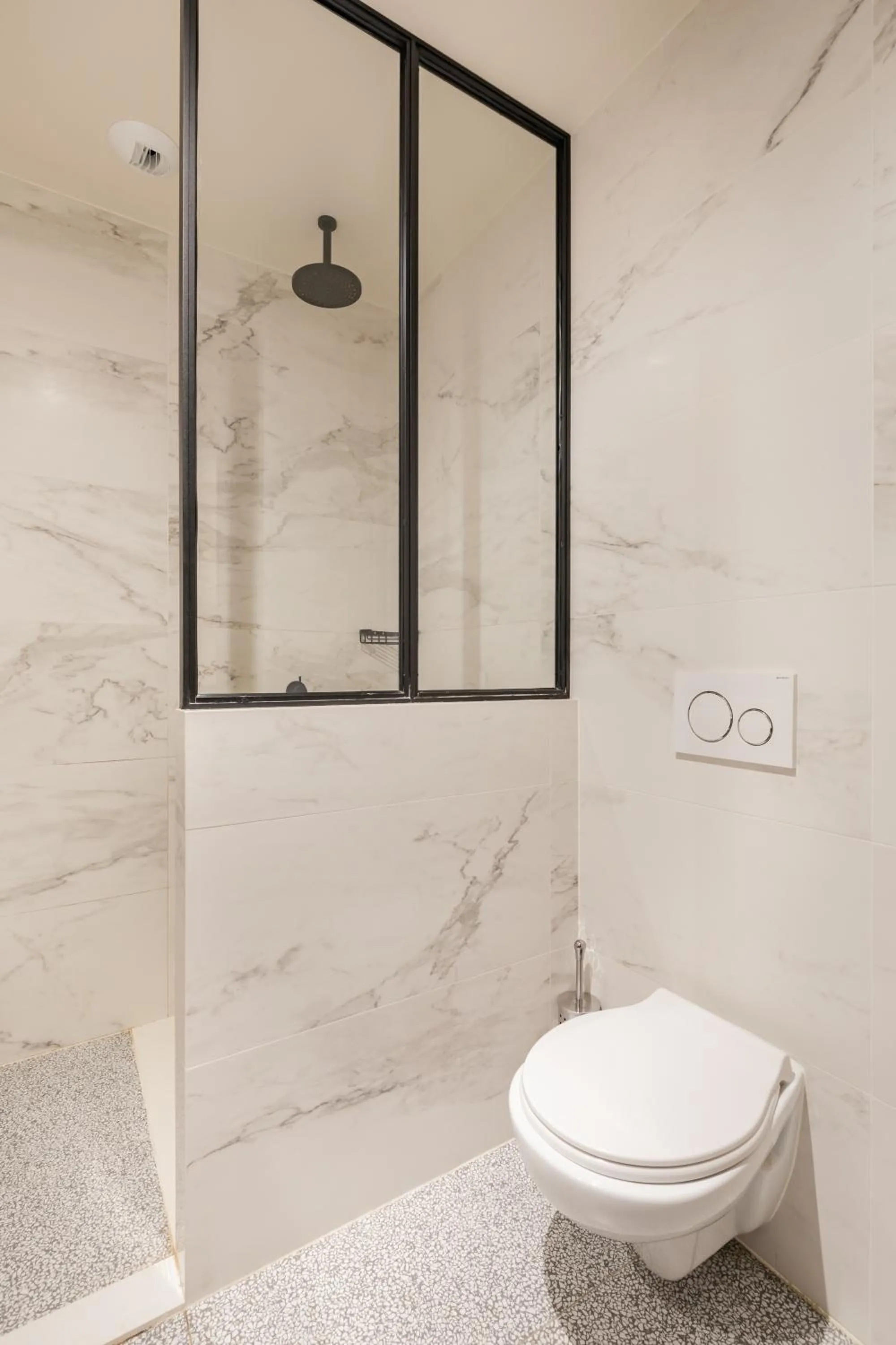 Shower in Getaway Studios Gent