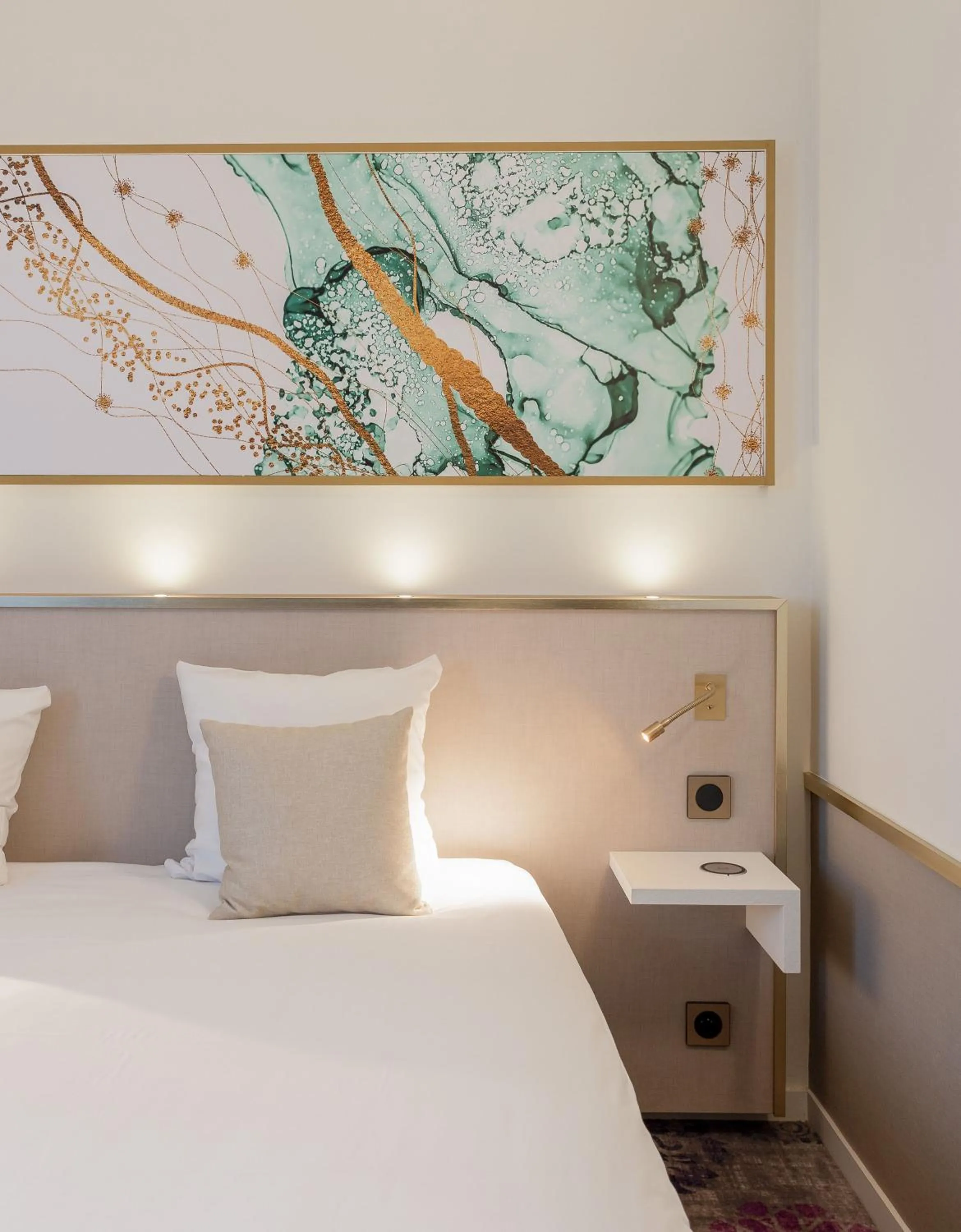 Bed in Brit Hotel Orléans St Jean de Braye - L'Antarès