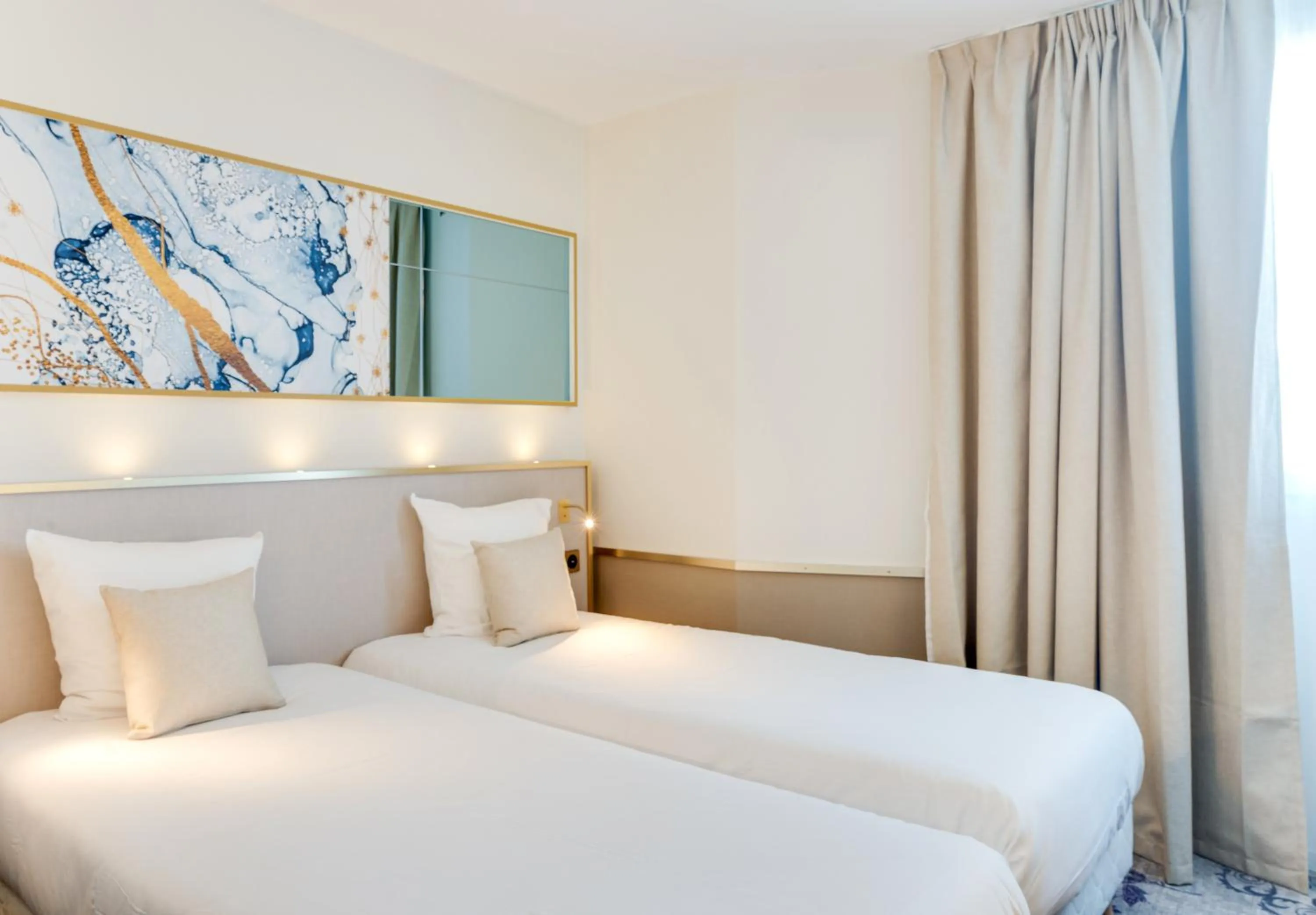 Bed in Brit Hotel Orléans St Jean de Braye - L'Antarès