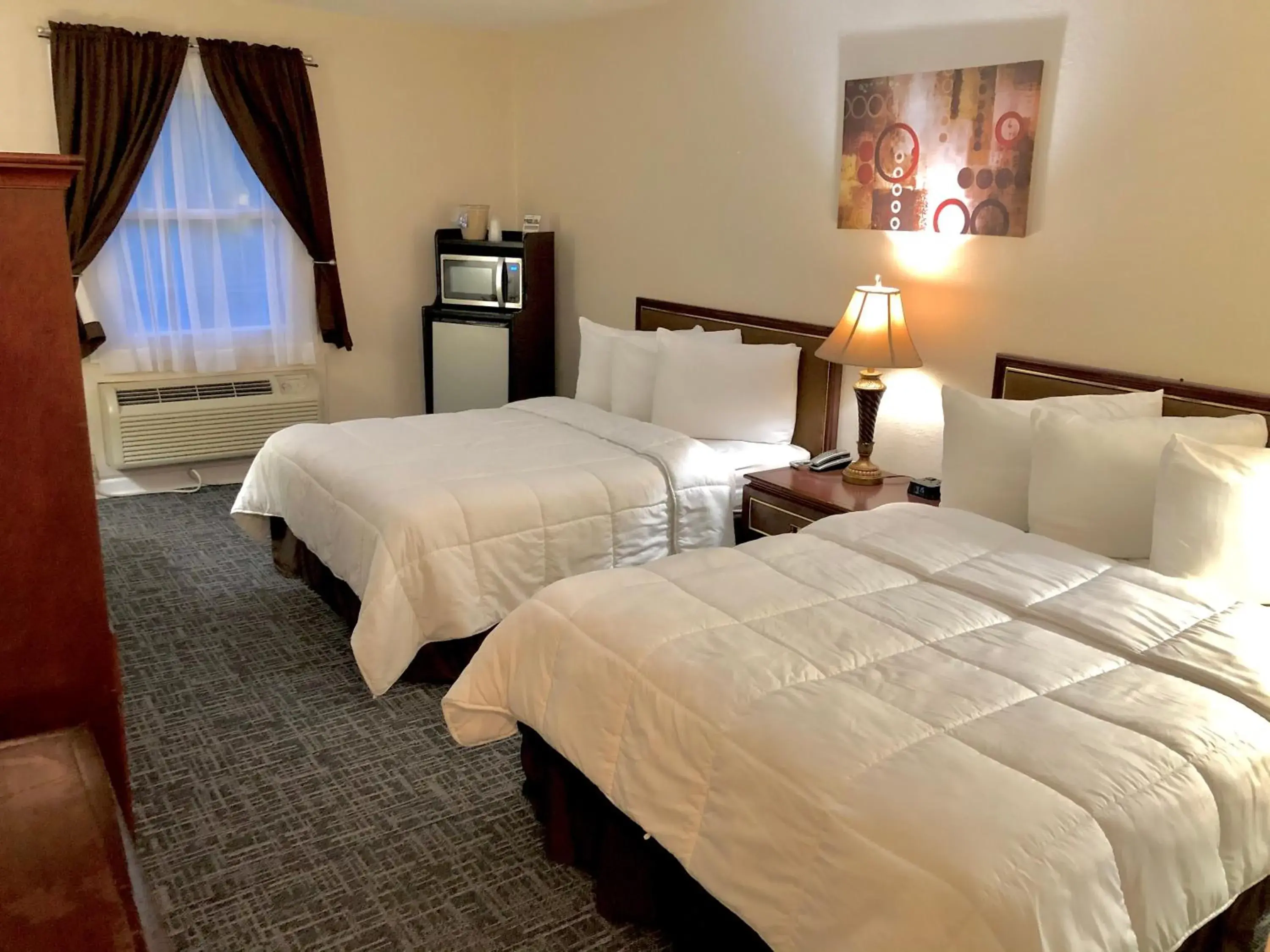 Bicentennial Inn Bicentennial Inn