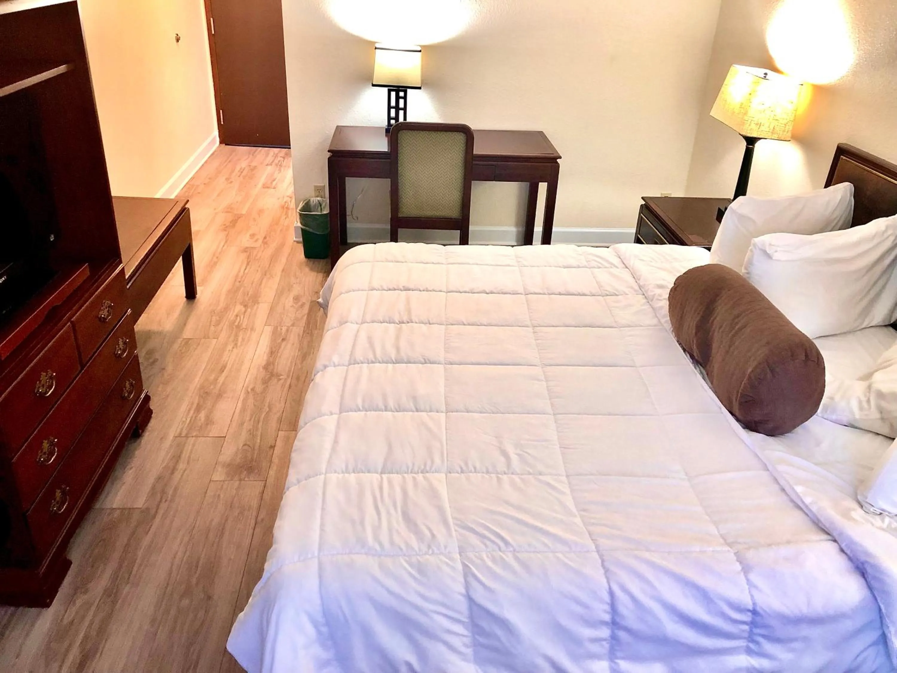 Bed in Bicentennial Inn