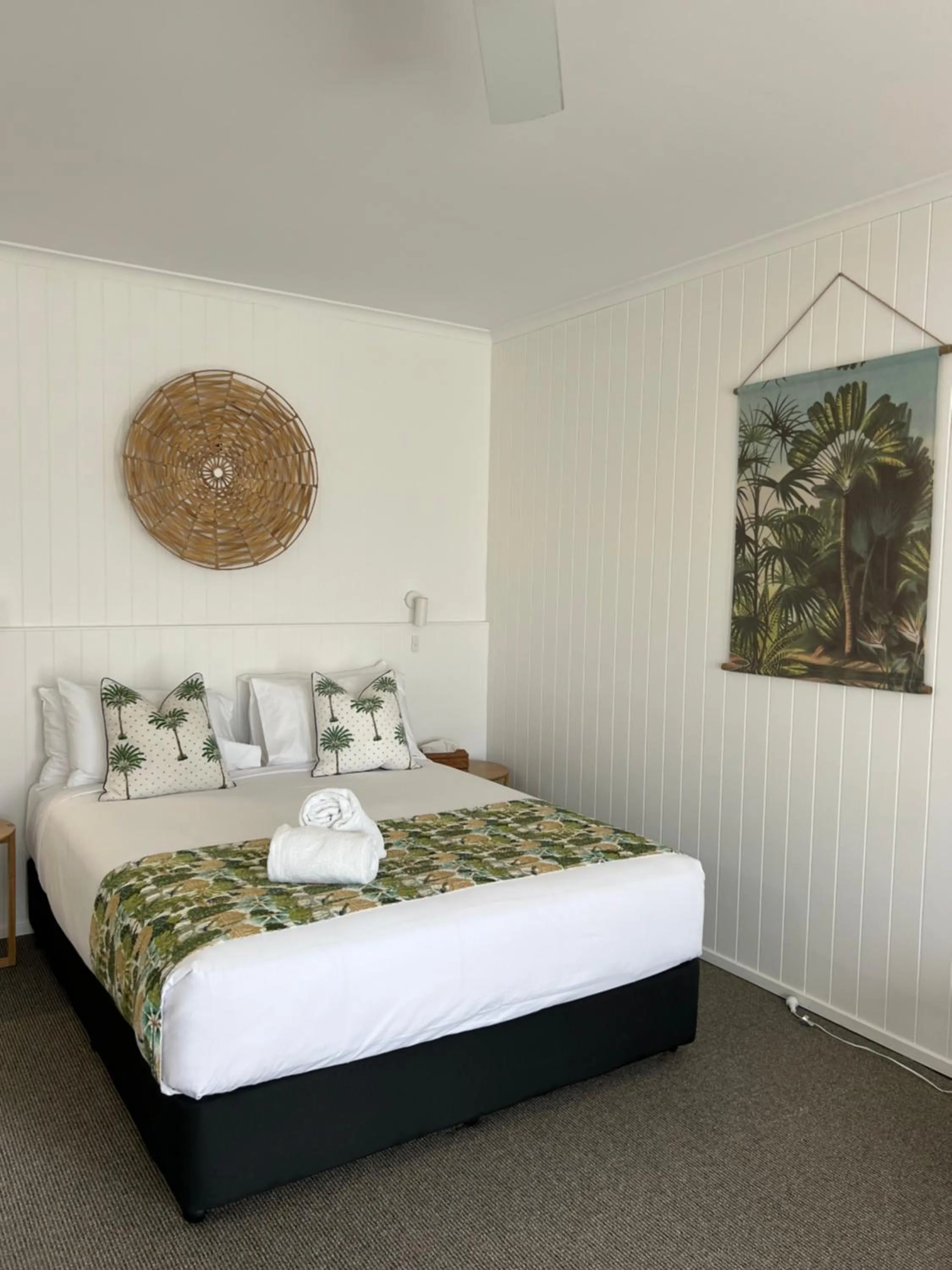 Bed in Mollymook Seascape Motel and Apartments