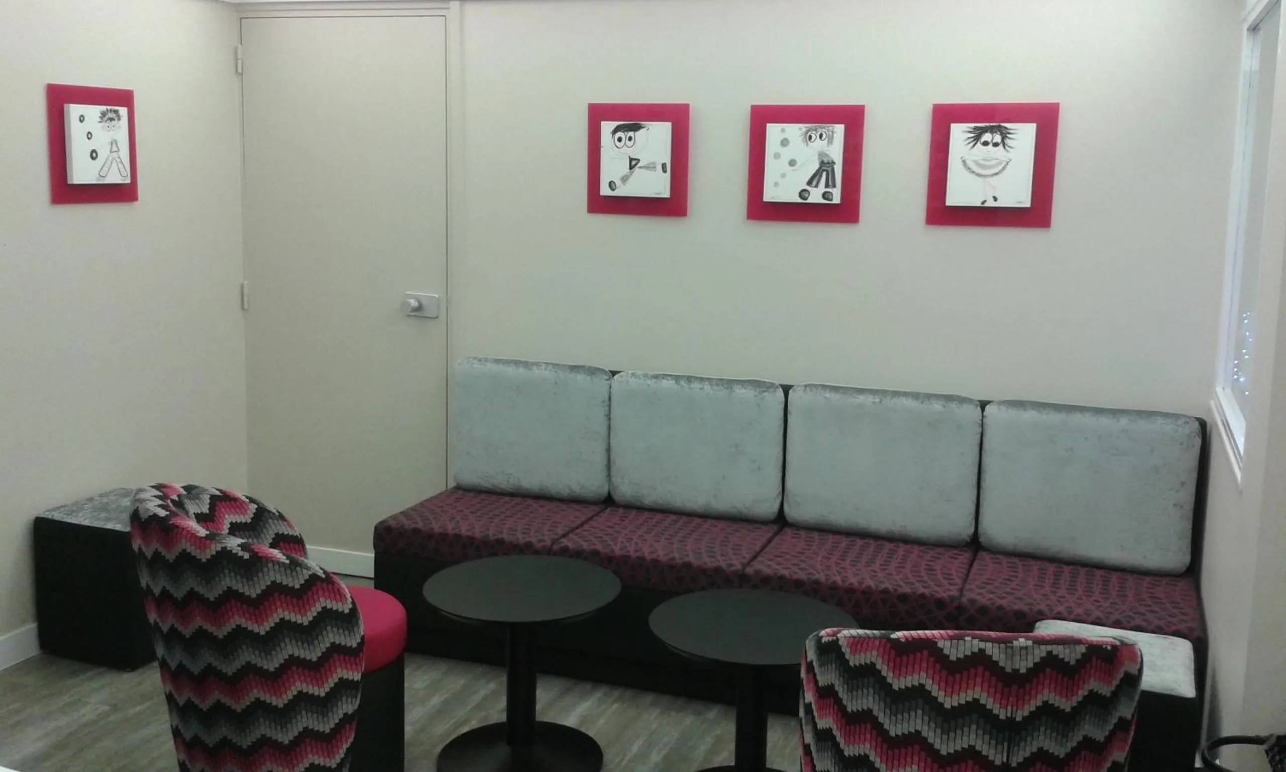 Lobby or reception in The Originals City, Hôtel Alizéa, Le Mans Nord