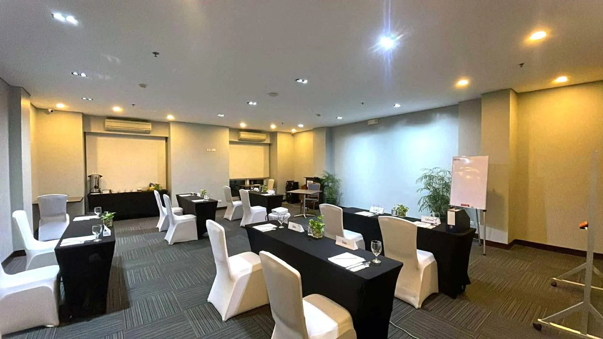Banquet/Function facilities in Microtel by Wyndham Acropolis