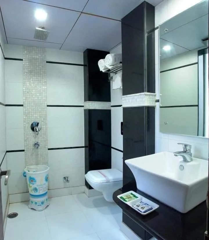 Bathroom in Hotel Stay Well Dx