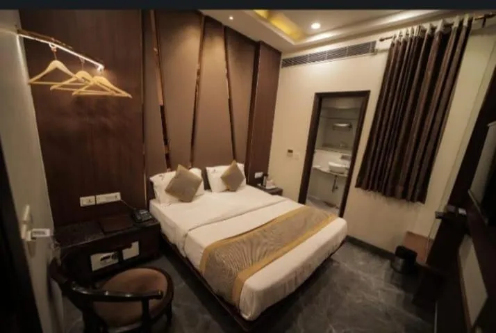 Photo of the whole room, Bed in Hotel Stay Well Dx