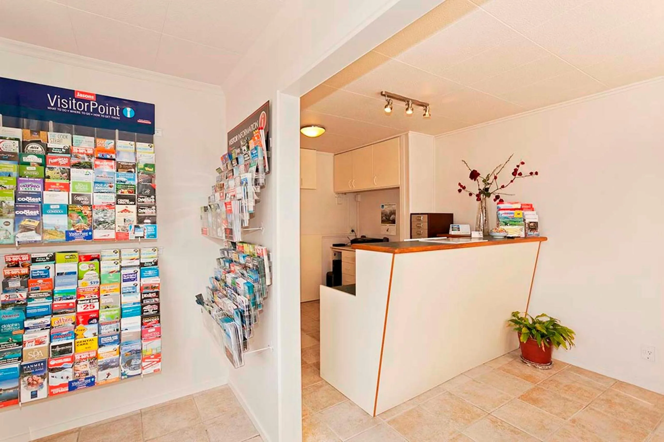 Lobby or reception in Colonial Inn Motel