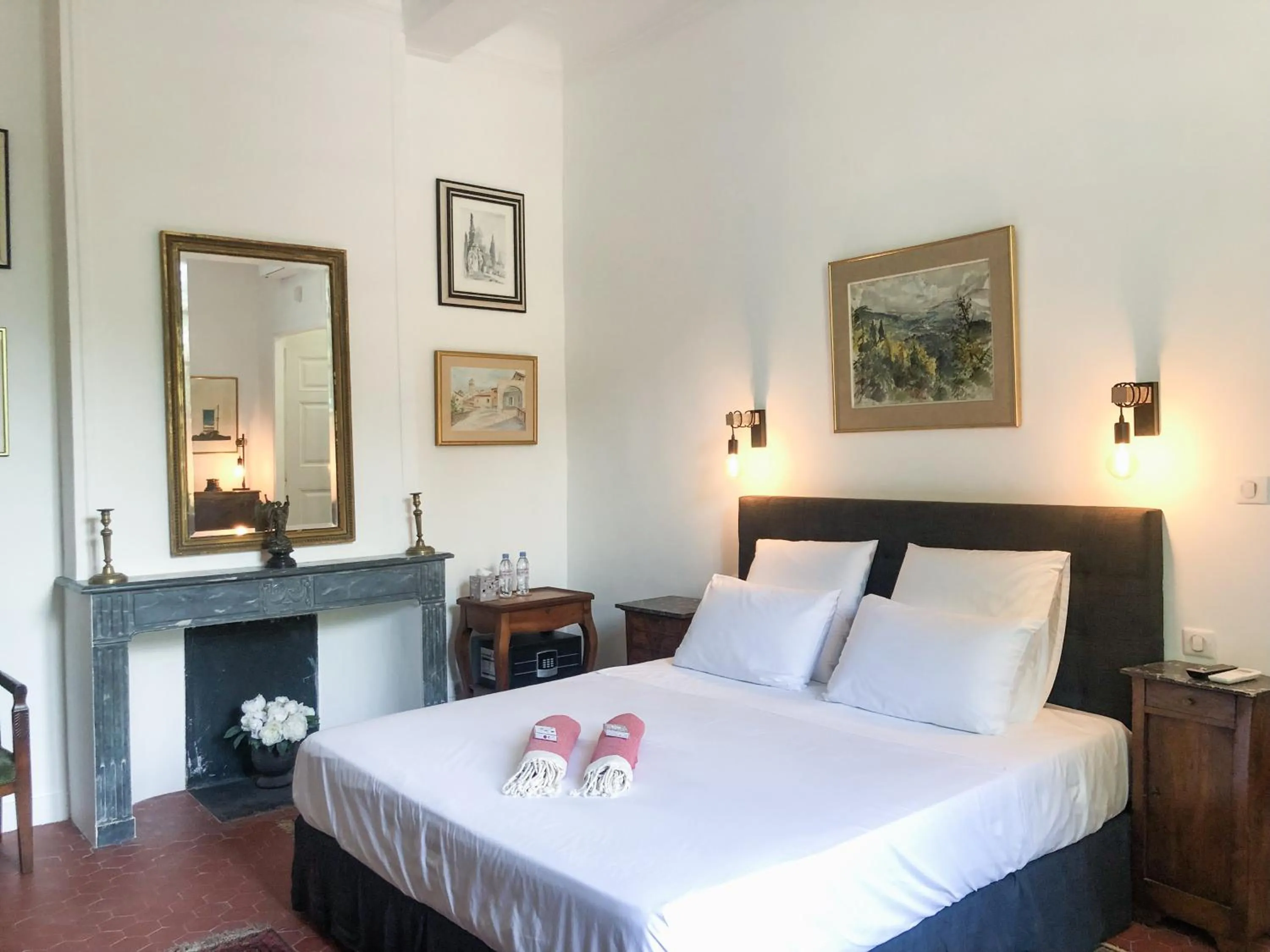 Bed in Château de Saint-Girons - Luxury Guest House in Provence
