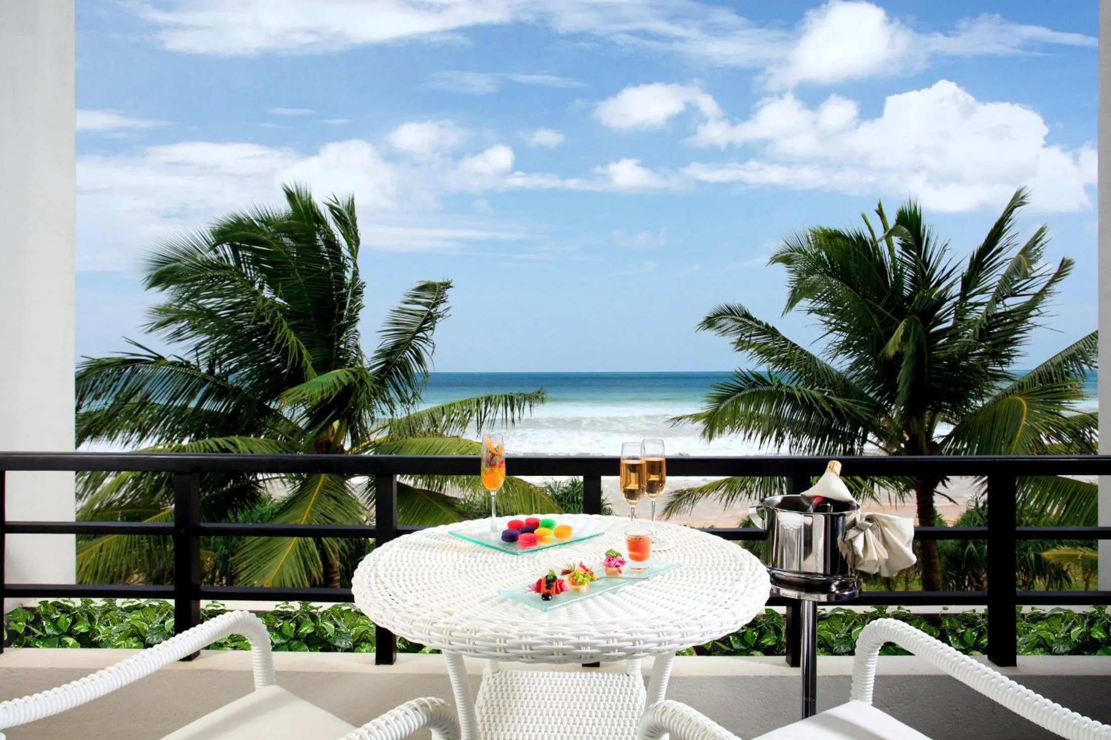 Photo of the whole room in NH Bentota Ceysands Resort