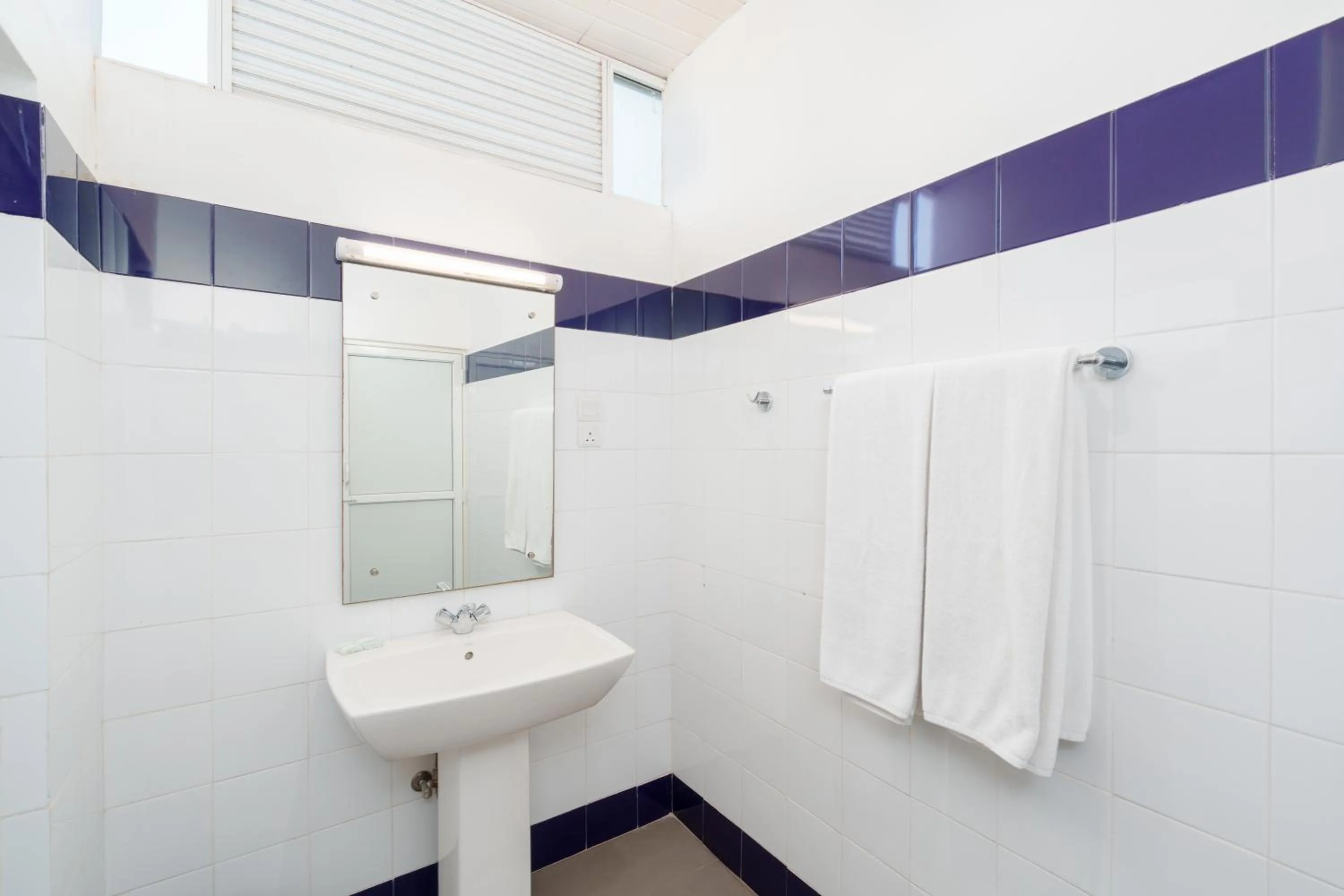 Bathroom in Hotel J Negombo