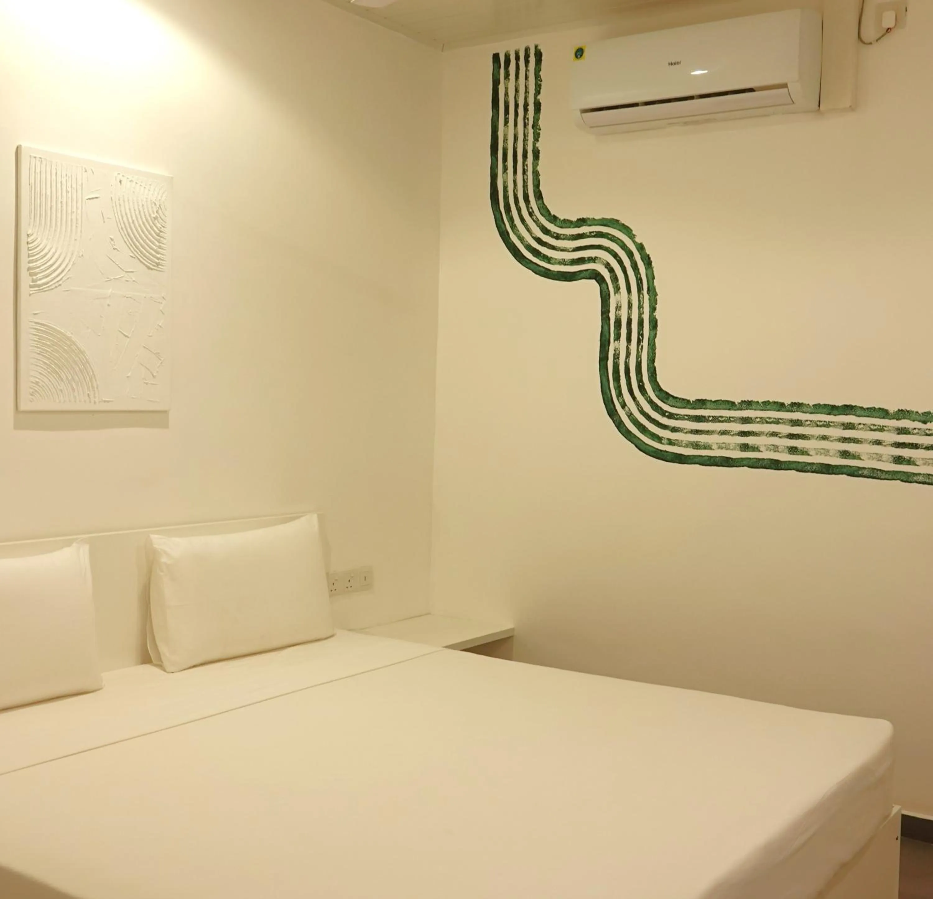 Bedroom, Bed in Hotel J Negombo